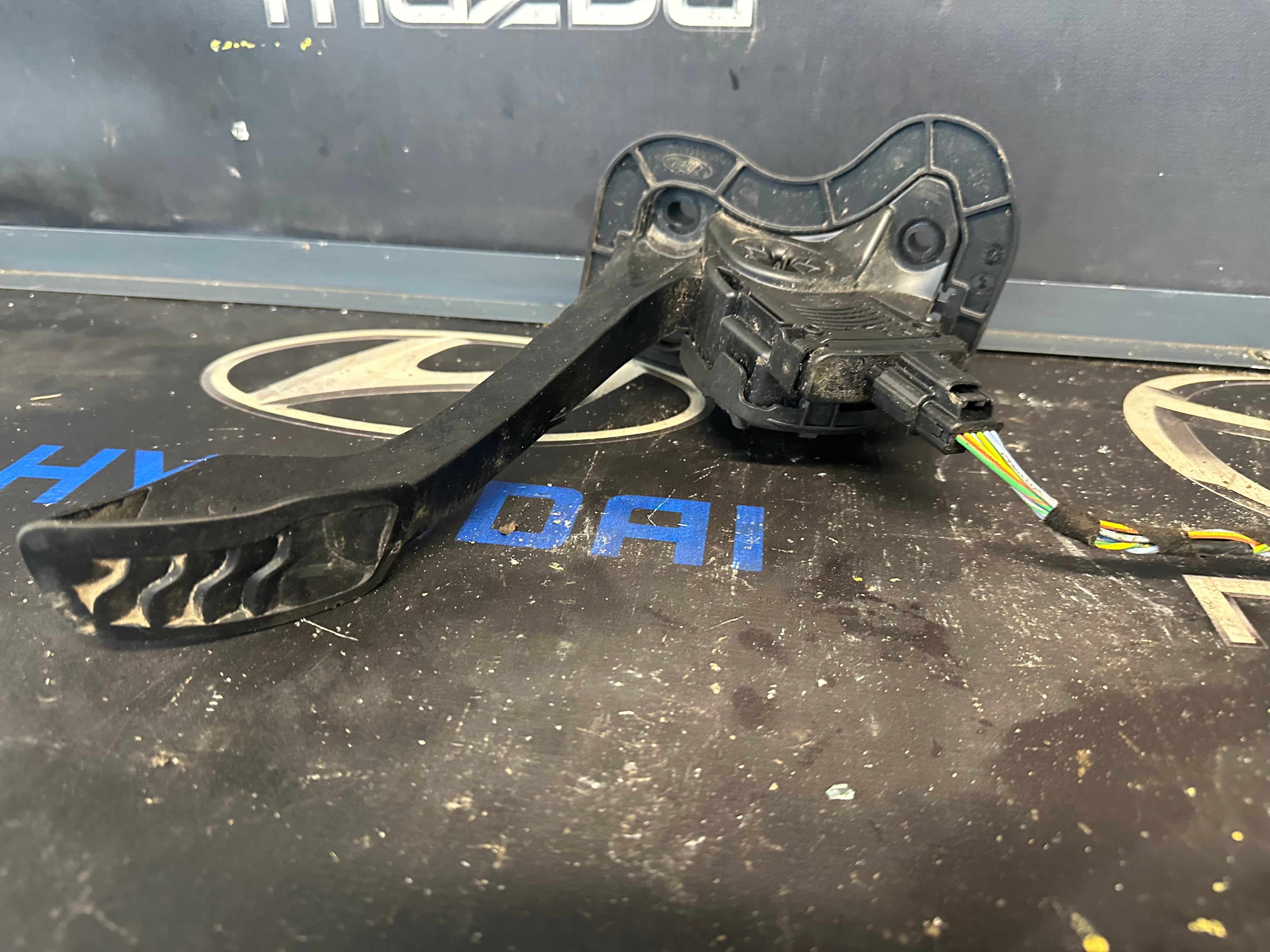 Ford Transit MK4 Accelerator Pedal (BK21-9F836-AE)