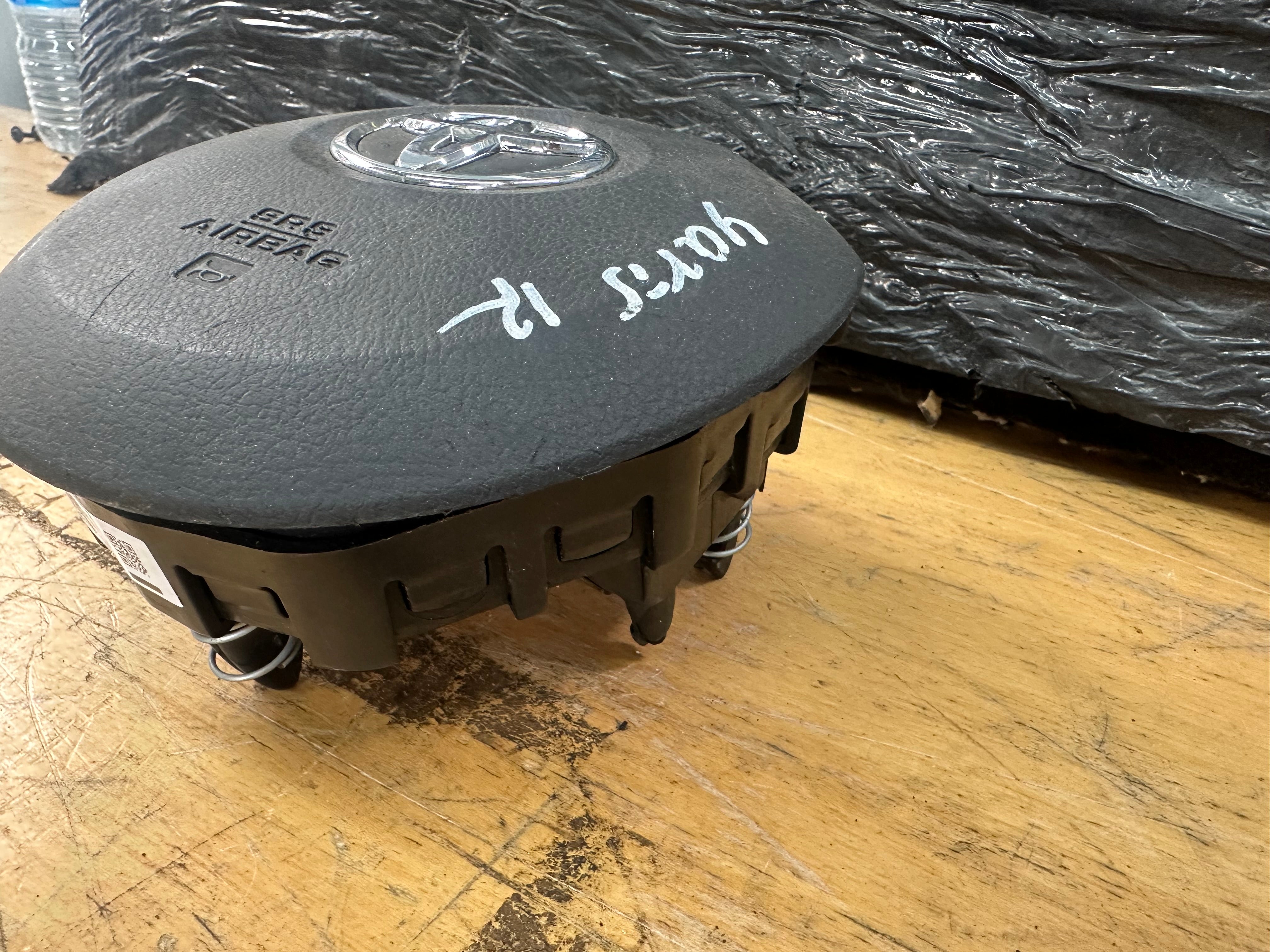 Toyota Yaris 2012 Driver’s Steering Wheel Abag (45019-0D420) (310565699B4U-AA)