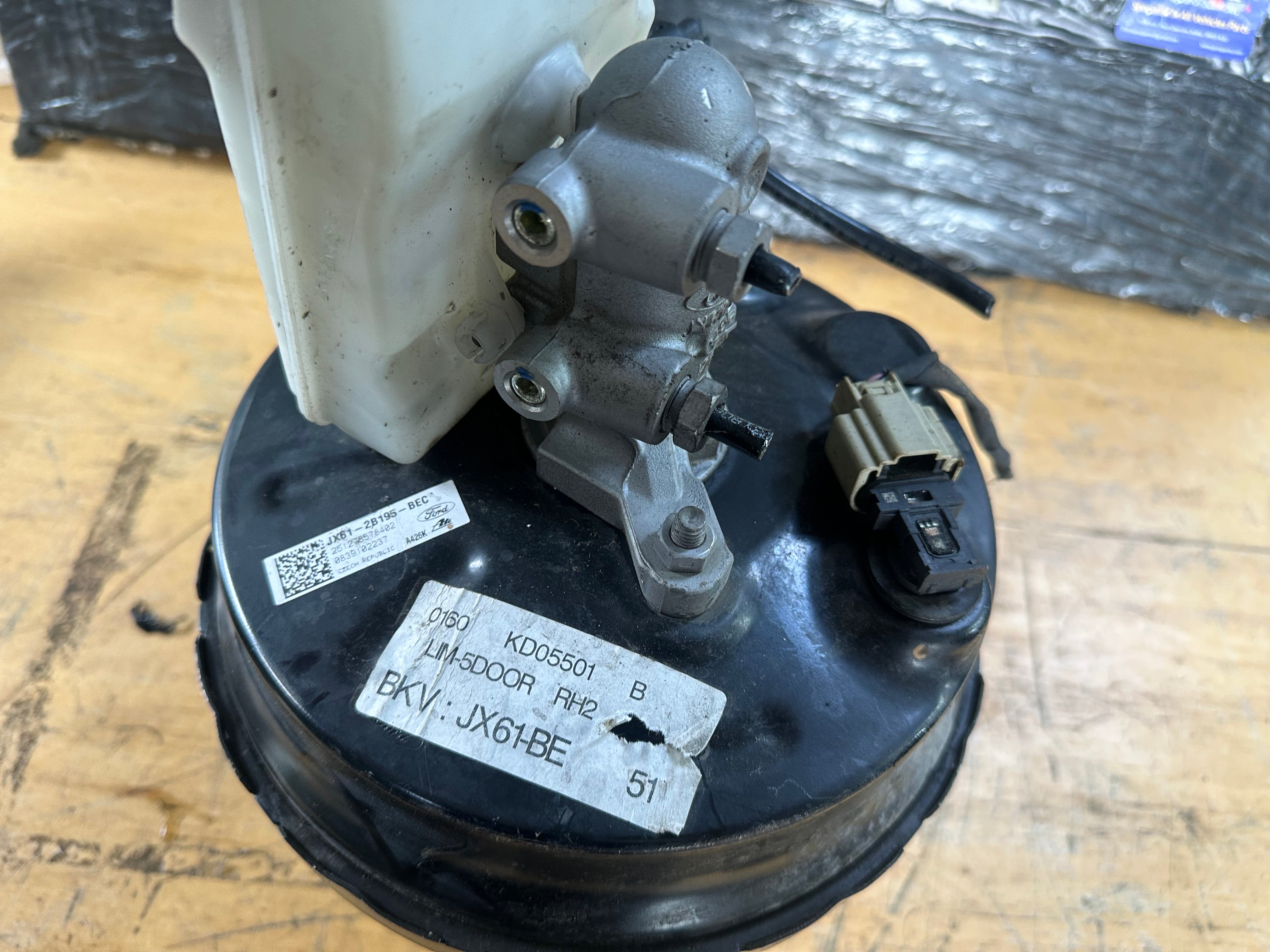 Ford Focus 2021 1.0 Petrol Brake Master Cylinder & Servo (JX61-2B195-BEC)