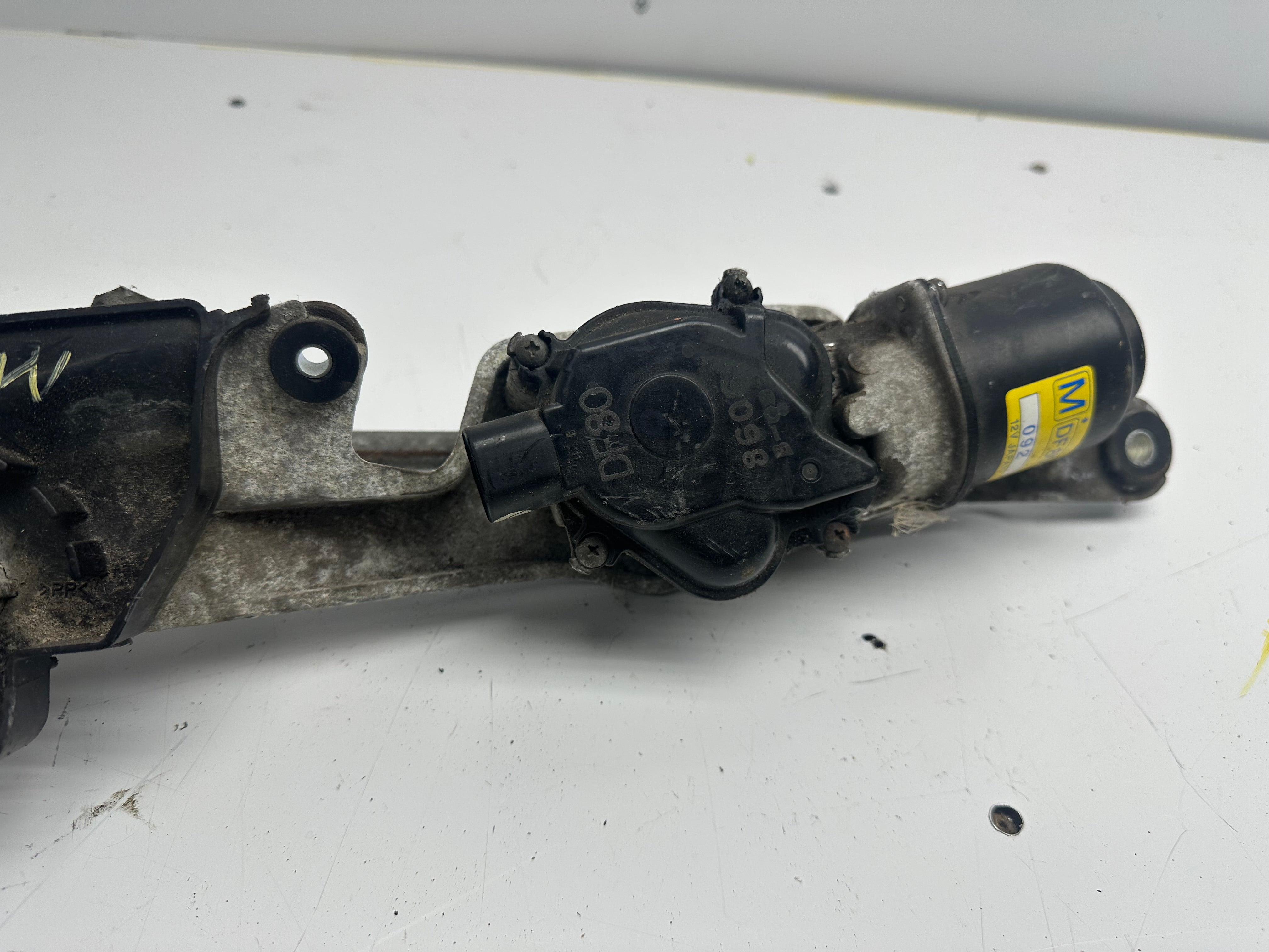Mazda 2 2009 Front Wiper Motor & Linkage (DF80 9602B-092)