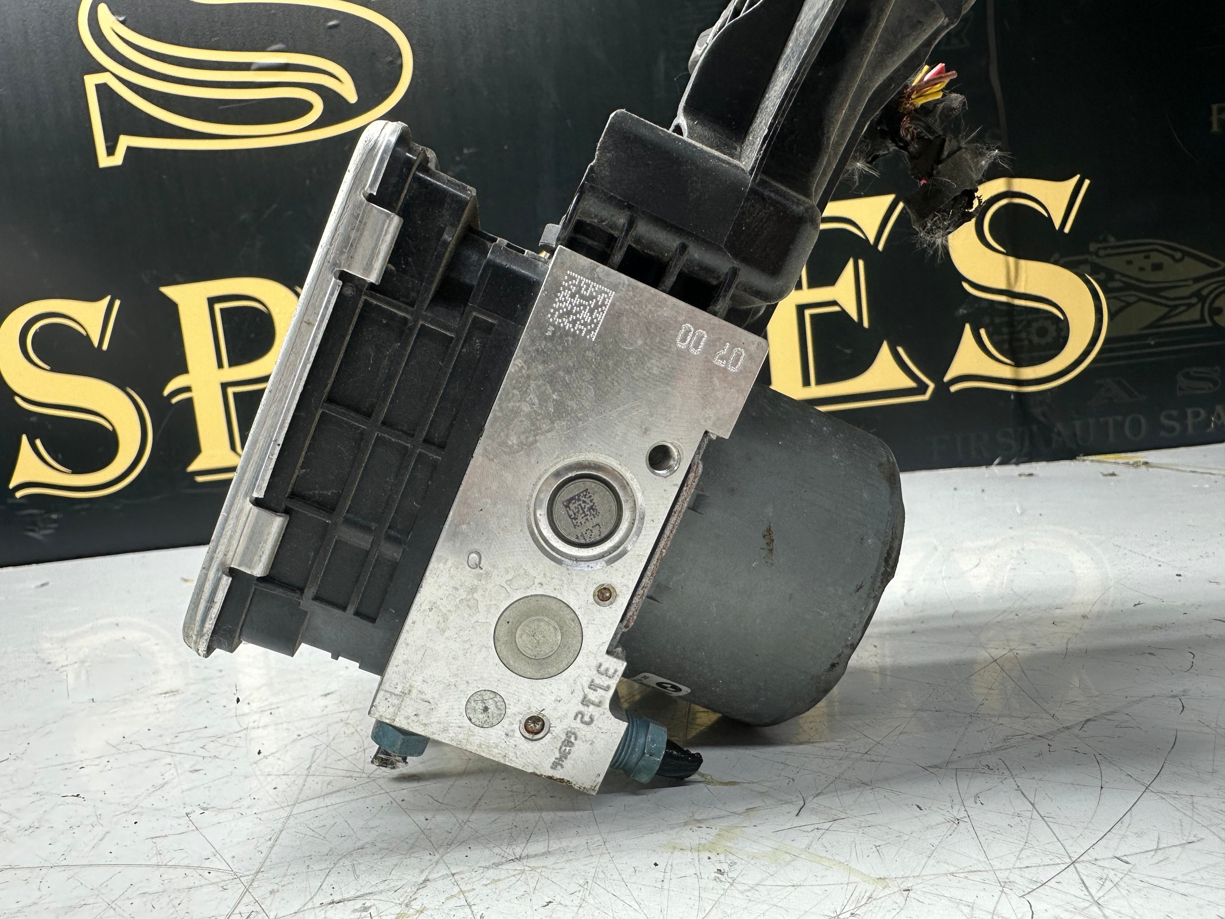 BMW 3 Series G20 2019 2.0 Diesel ABS Pump Control Modulator (6899239) (6899240)