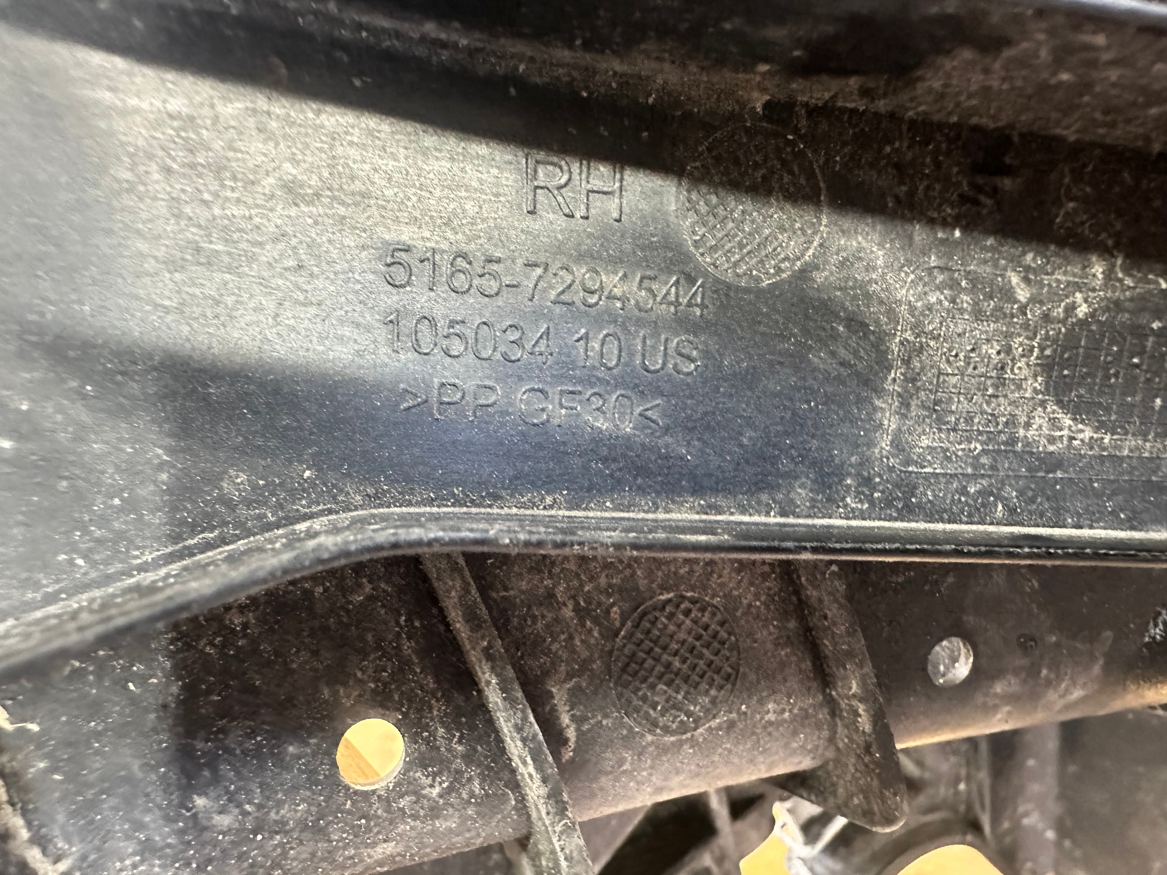 BMW X5 X6 F15 F16 2015–2018 Right Driver's Front Fender Bracket O/S (7294544)