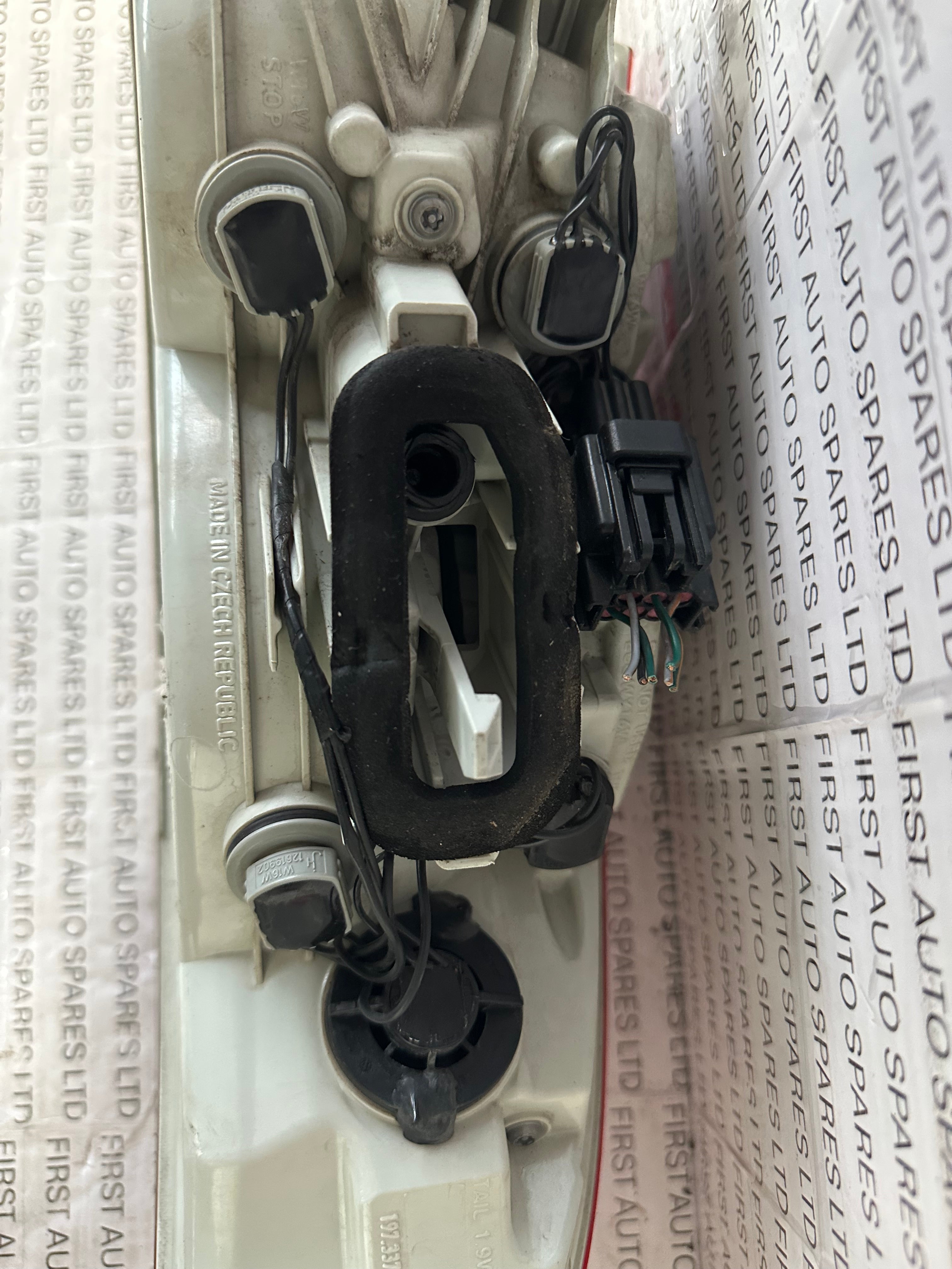 Jaguar XE 2018 MK1 Saloon Left Taillight Outer (197.337-02/03)