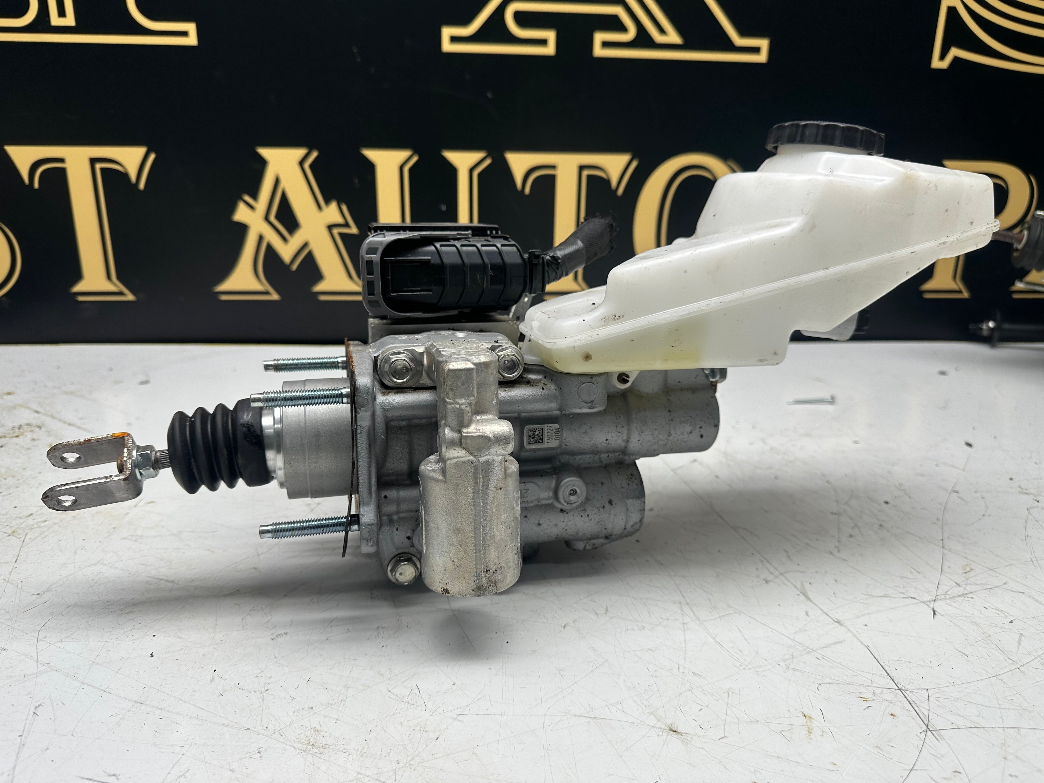 Toyota C-HR 2016-2022 Hybrid Brake Master Cylinder (47270-47040)