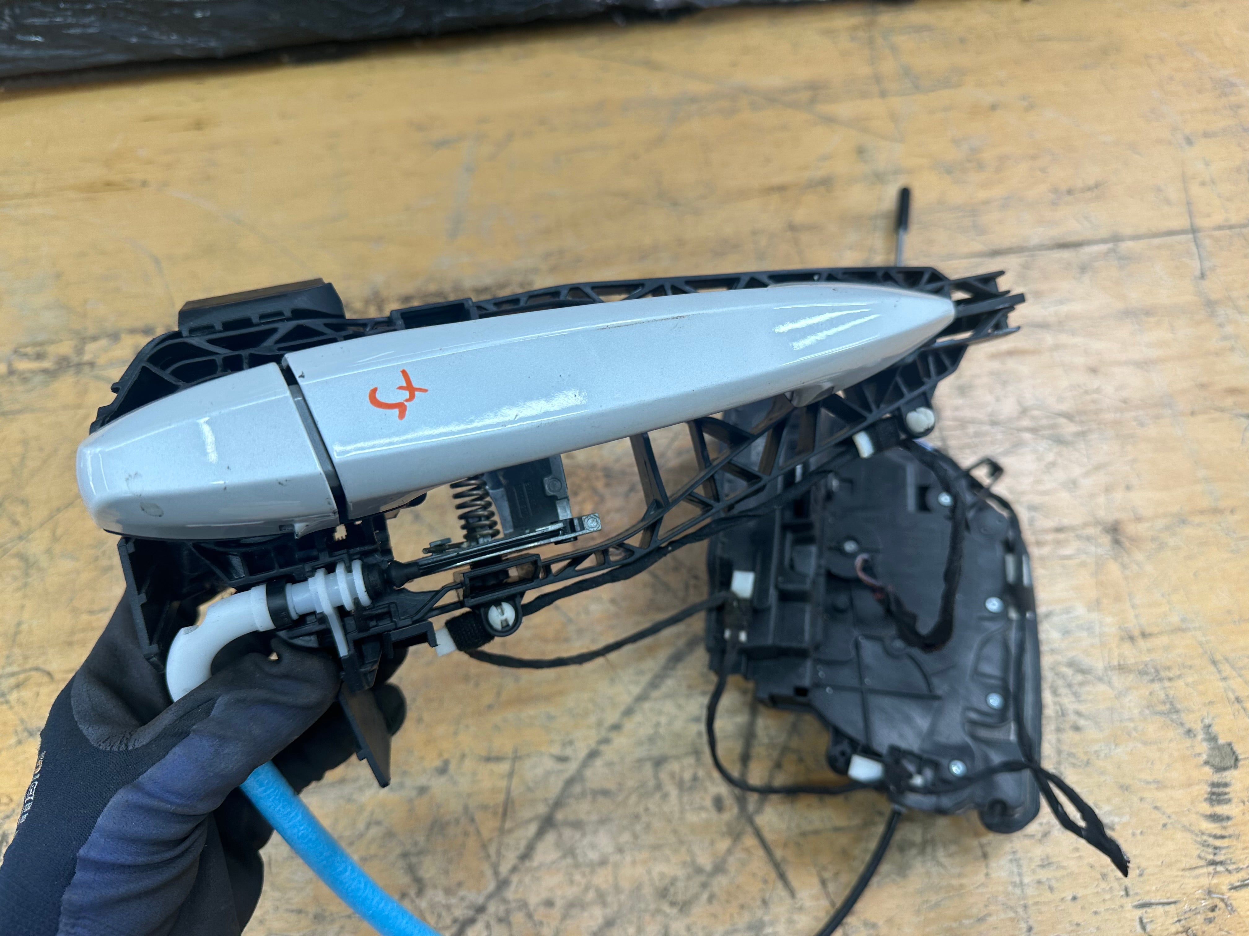 BMW X6 F16 X5 F15 Right Front Driver’s Door Lock & Handle (7362790) (184278-10)