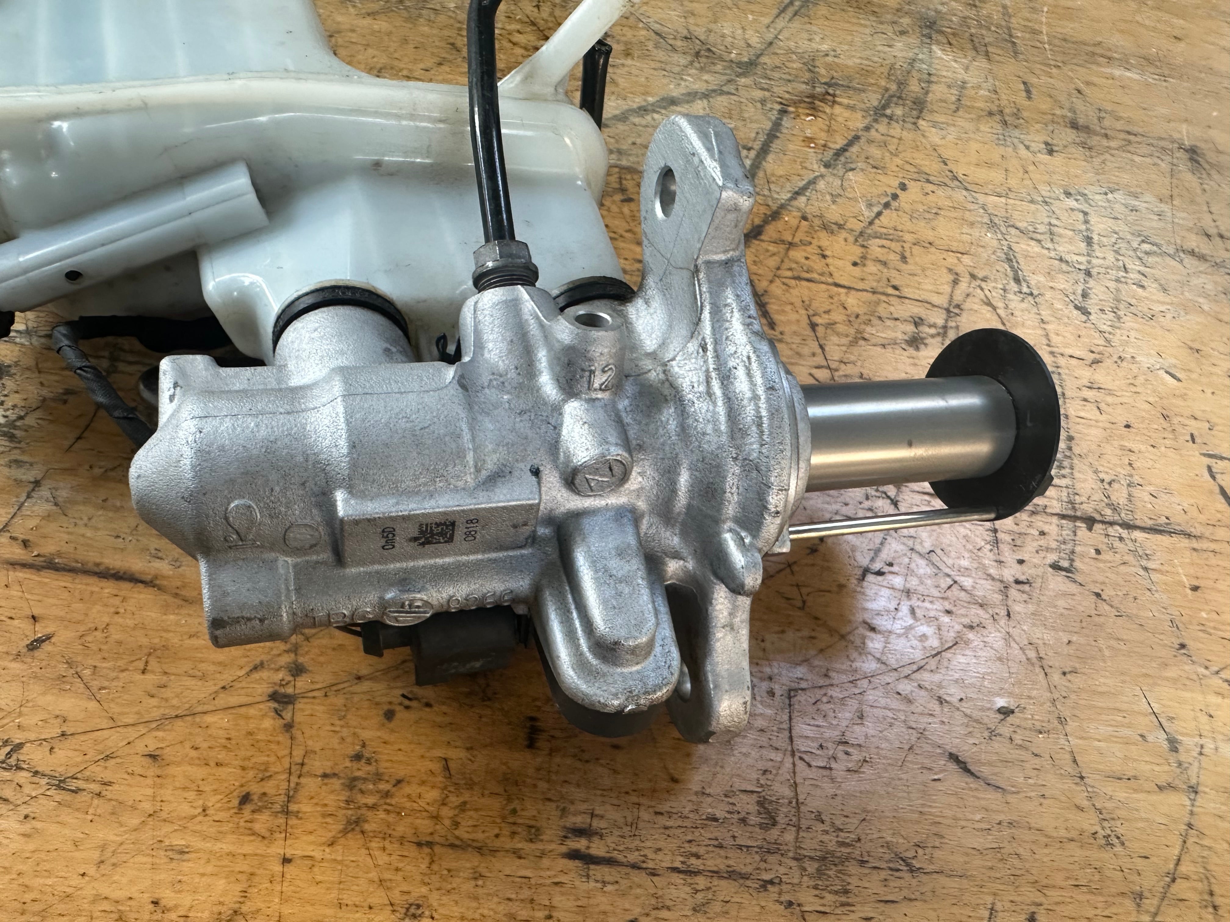 Audi A3 S Line 2016 2.0 TDI Sportback Brake Servo & Master Cylinder (502611301G)