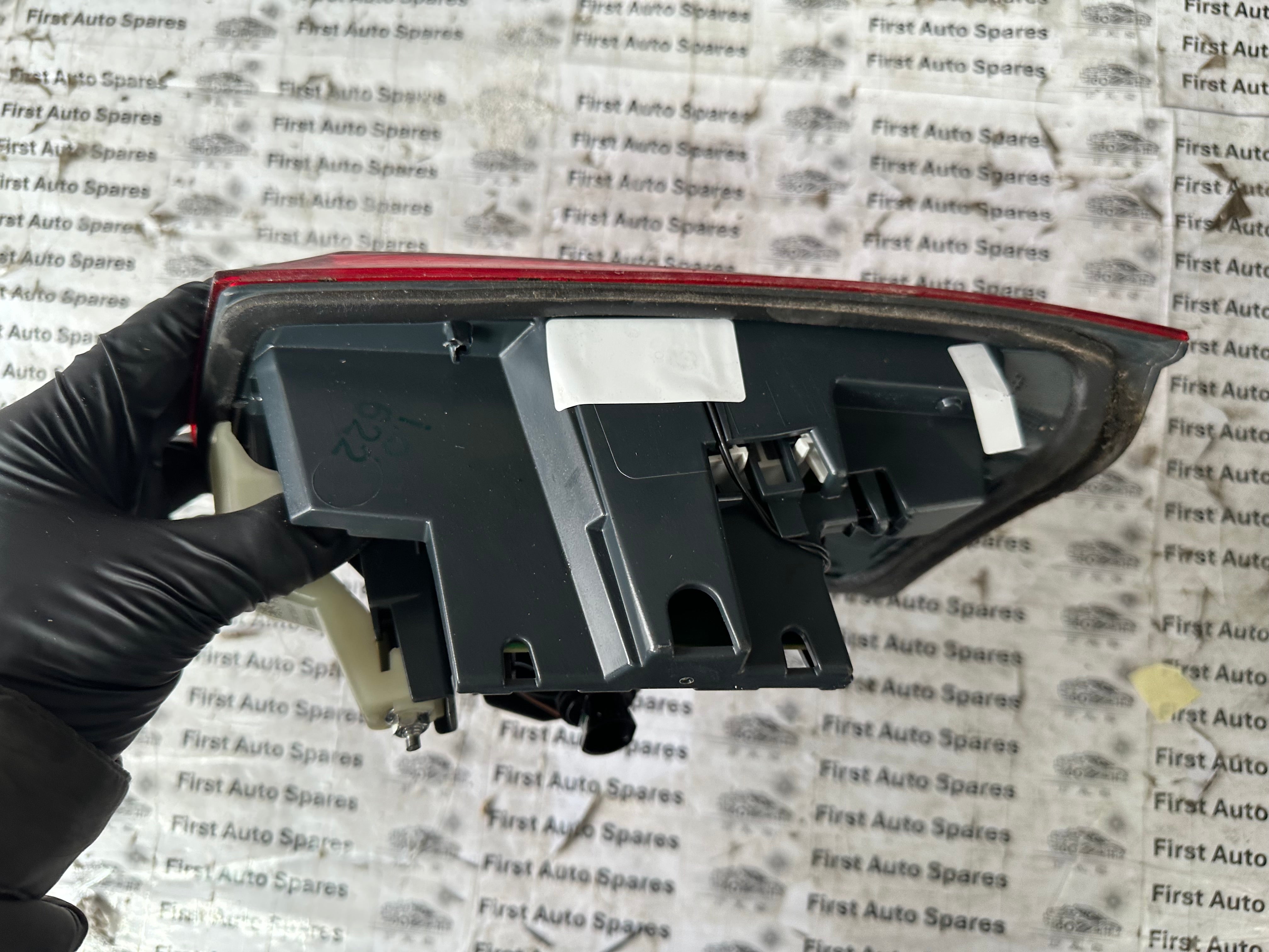 BMW 3 Series 2016–2019 Left N/S Left Inner Rear Light (H7736911907)