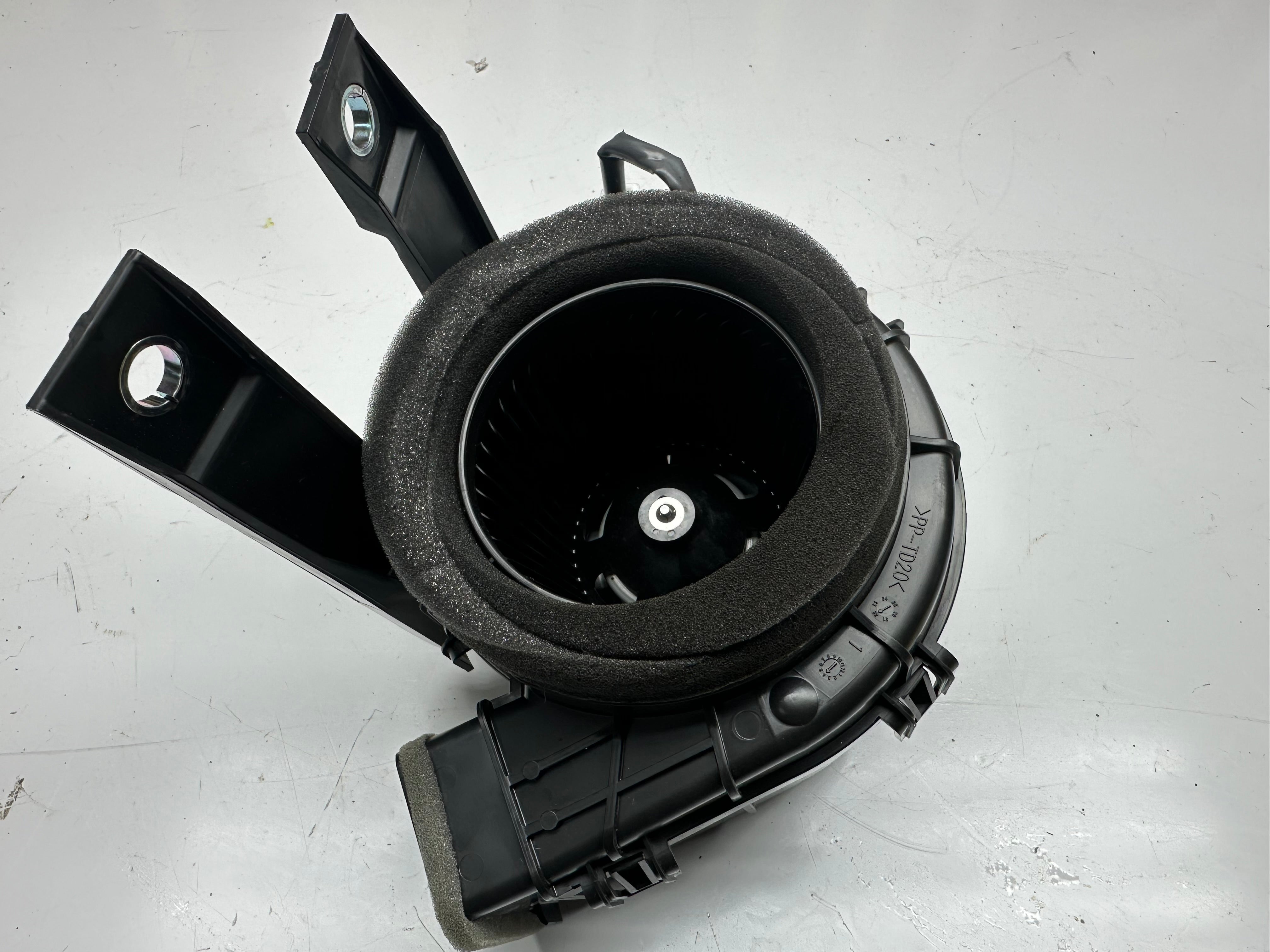 Toyota Prius 2017 Battery Cooling Fan Blower Motor (G9230-47050) (BASF510B20) (2204010779)