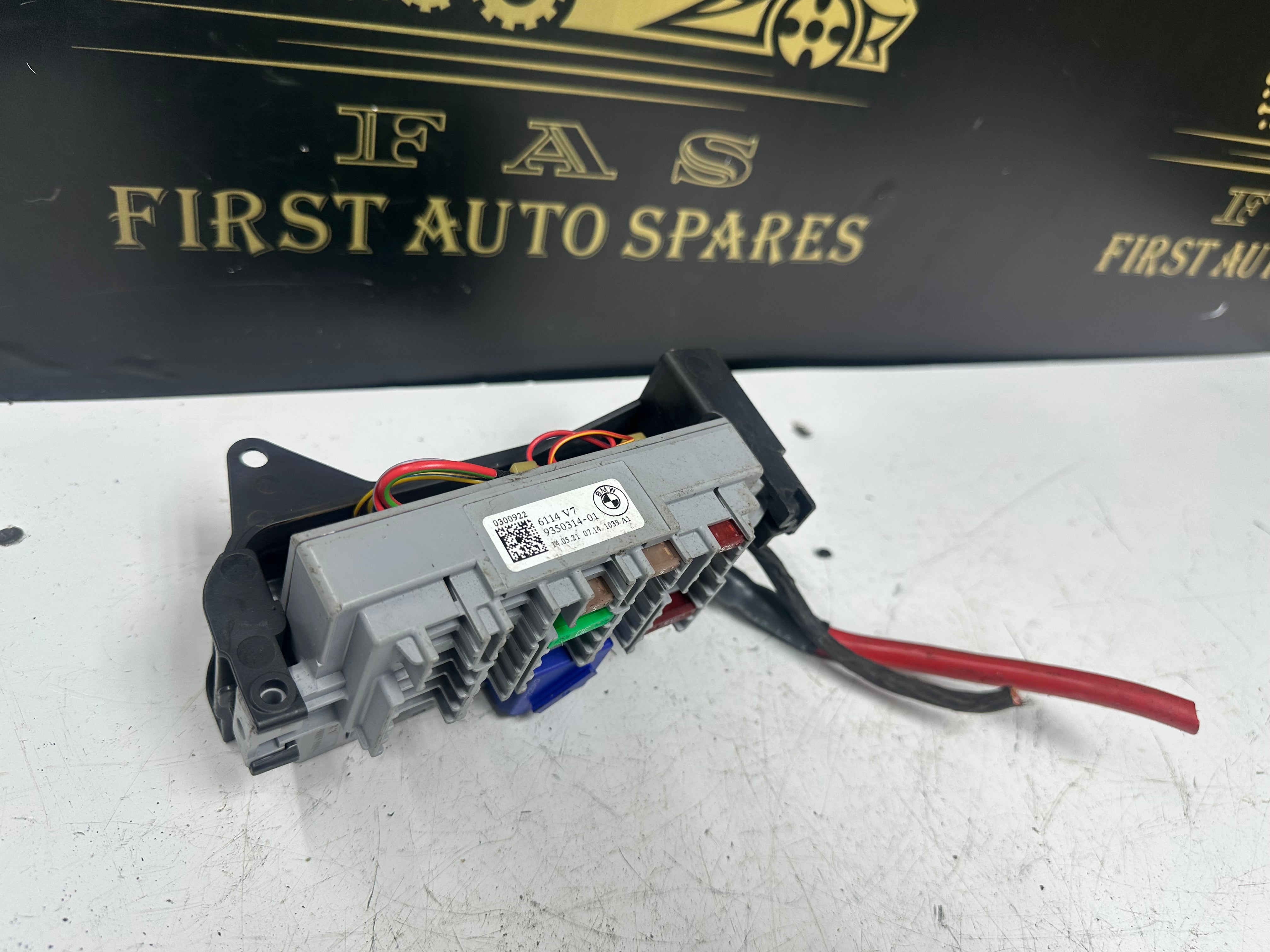 BMW 5, 6 & 7 Series 2017-2023 Front Power Distribution Fuse Box (9350314-01) (6114 V7)