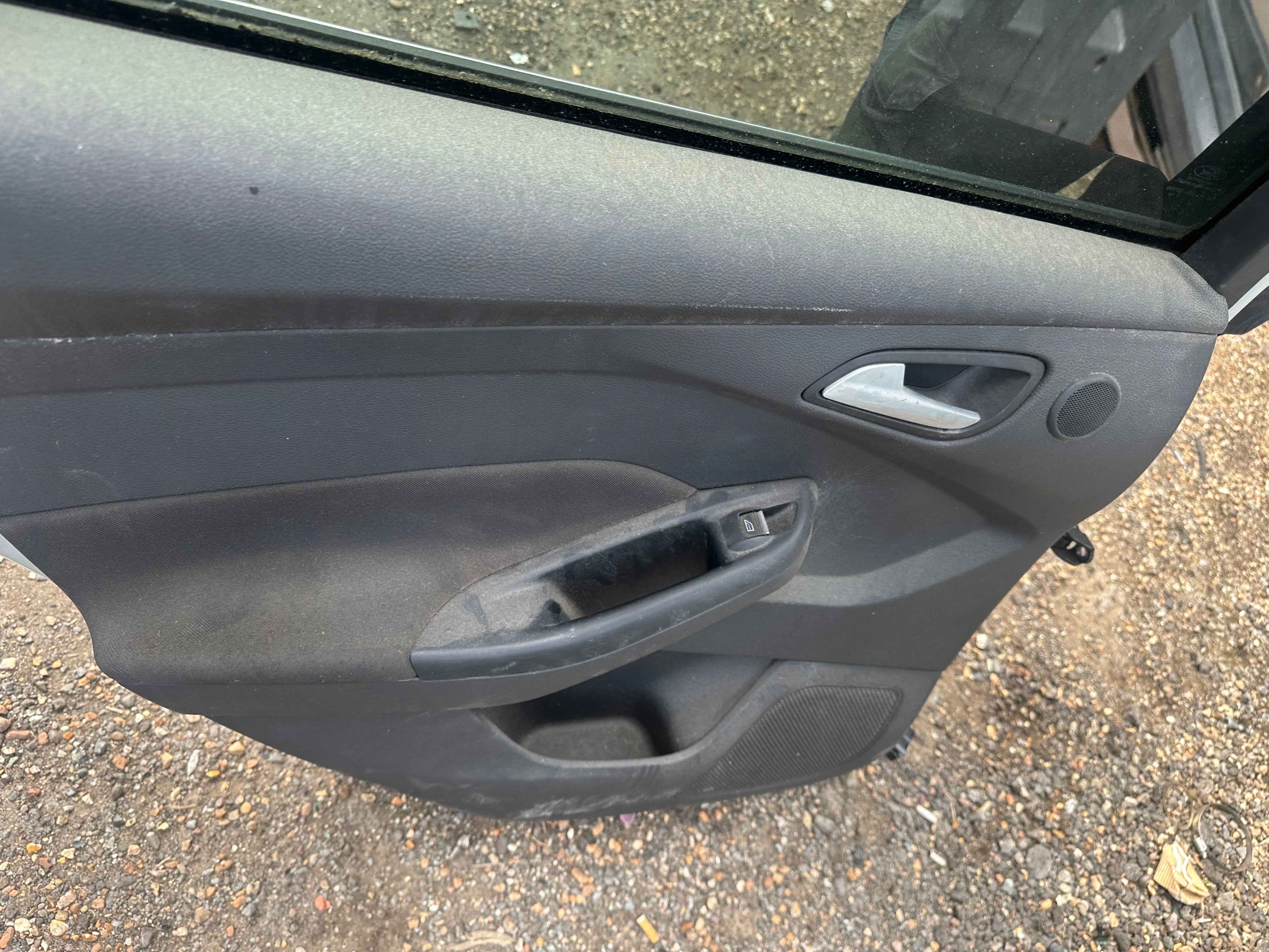 Ford Focus Titanium 2012–2018 Left Rear Passenger Door (N/S/R)