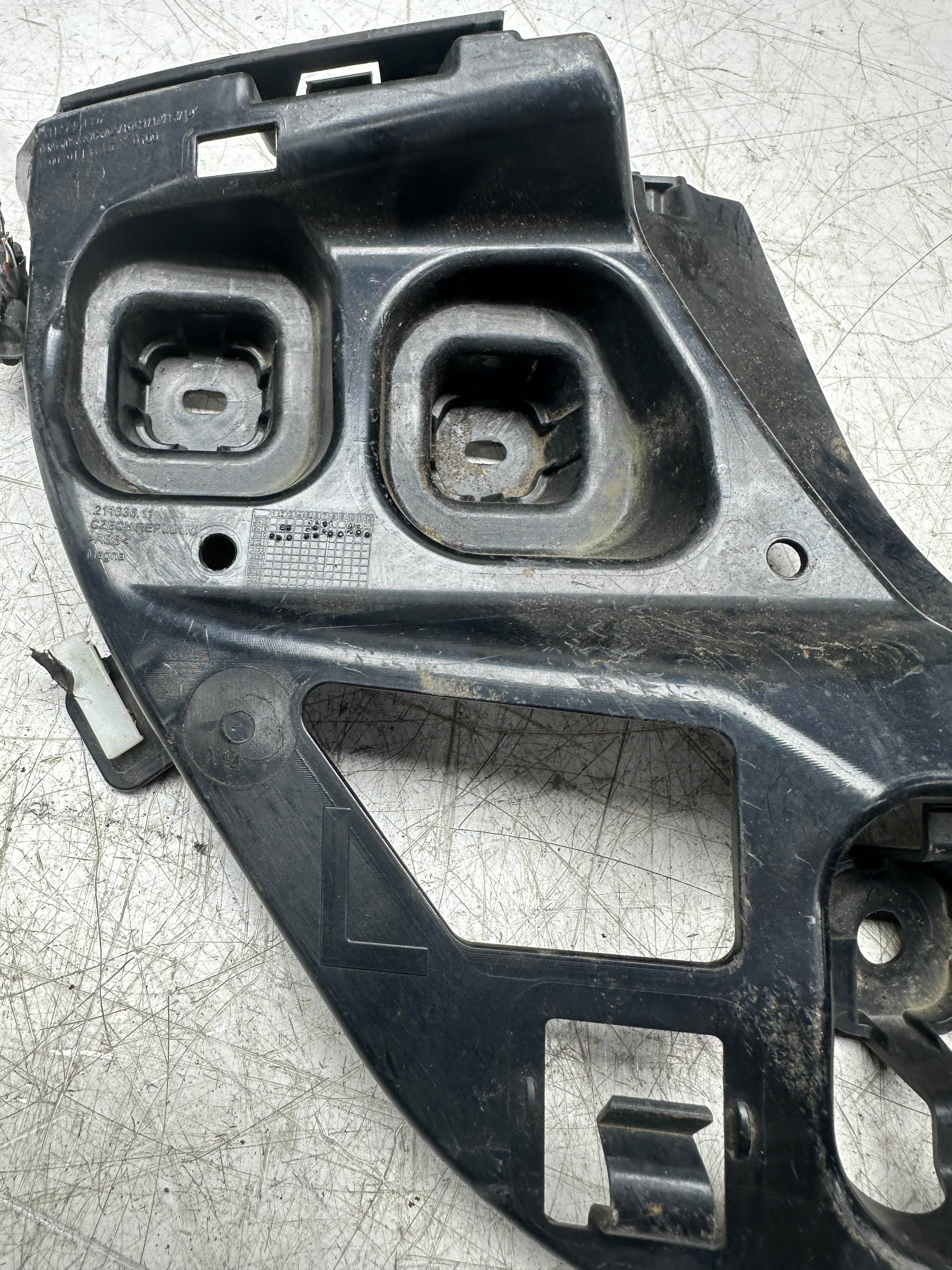 BMW 1 Series F40 M-Sport Front Bumper – Left Side (21163611)