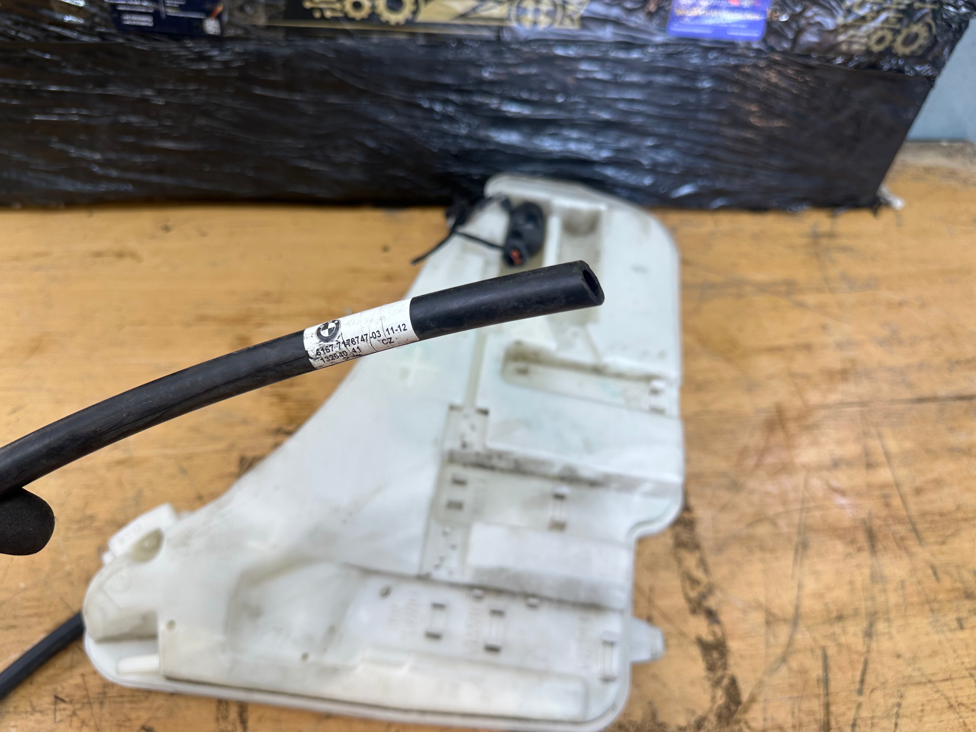 BMW 5 Series 520d 2010–2014 Washer Bottle & Motor (132640-11)