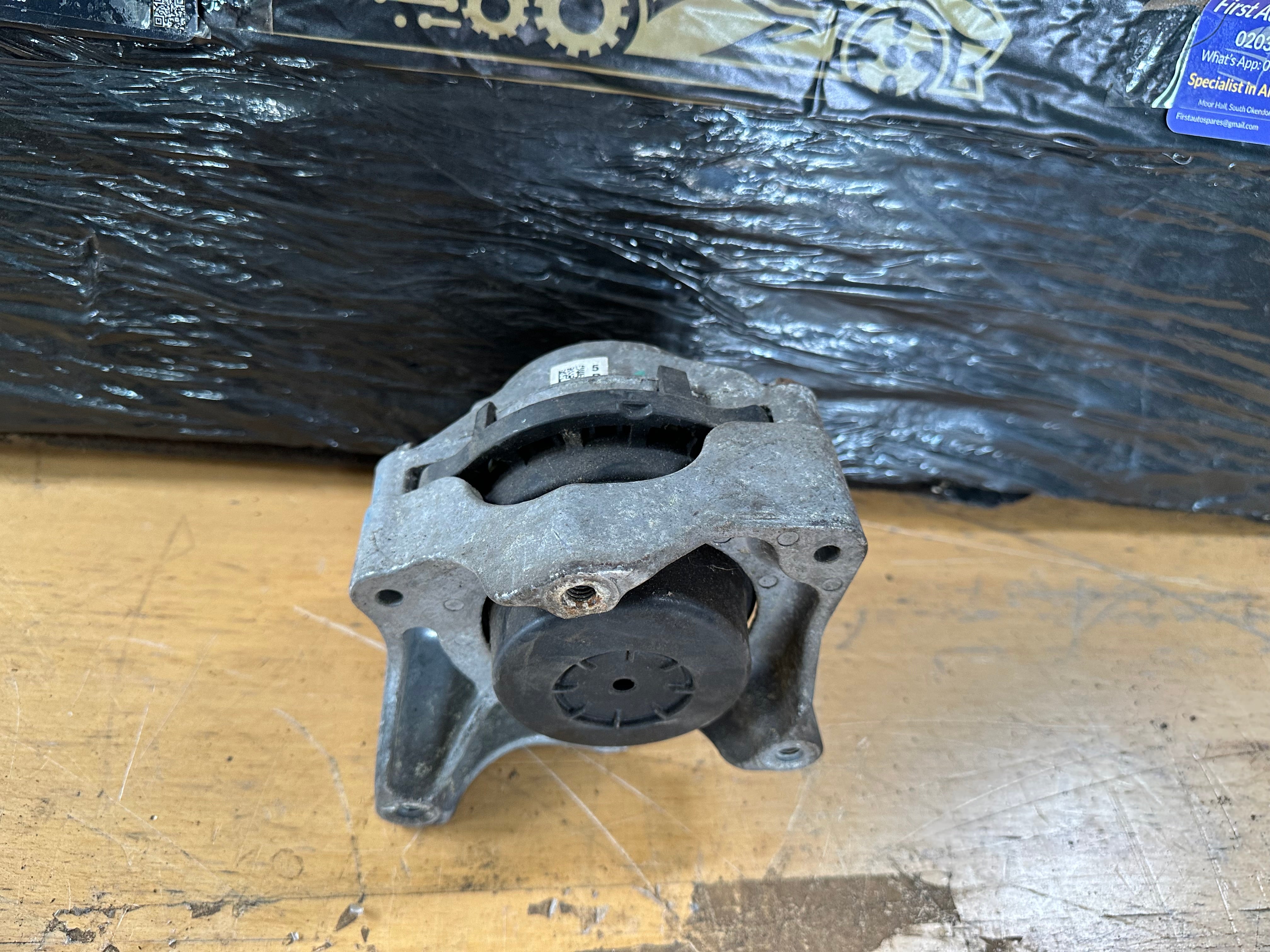 BMW 1 Series F21 2015 Right Engine Mounting (6859408-01)