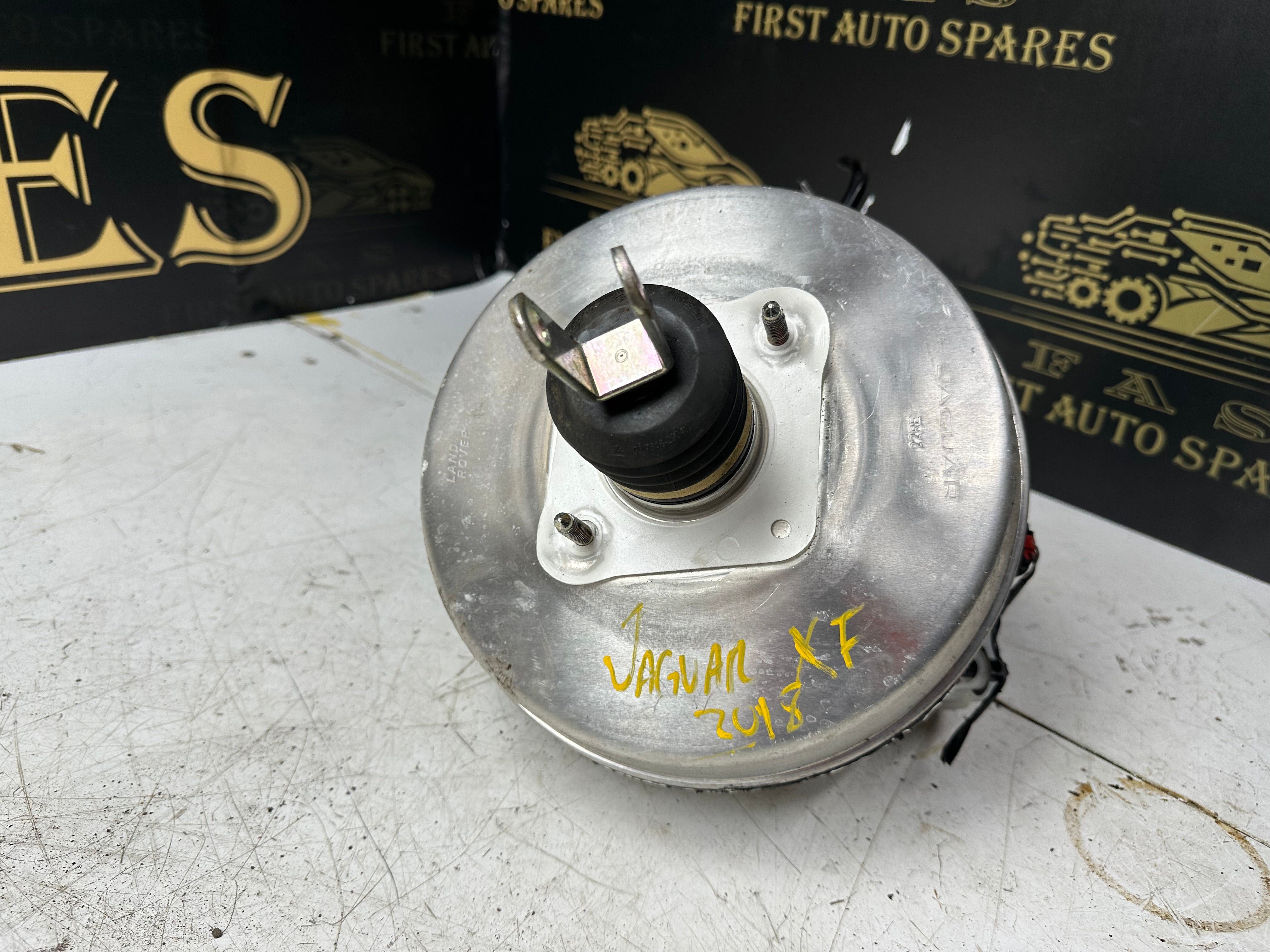 Jaguar XE 2014–2018 Brake Servo & Master Cylinder (GX73-2B195-BE)