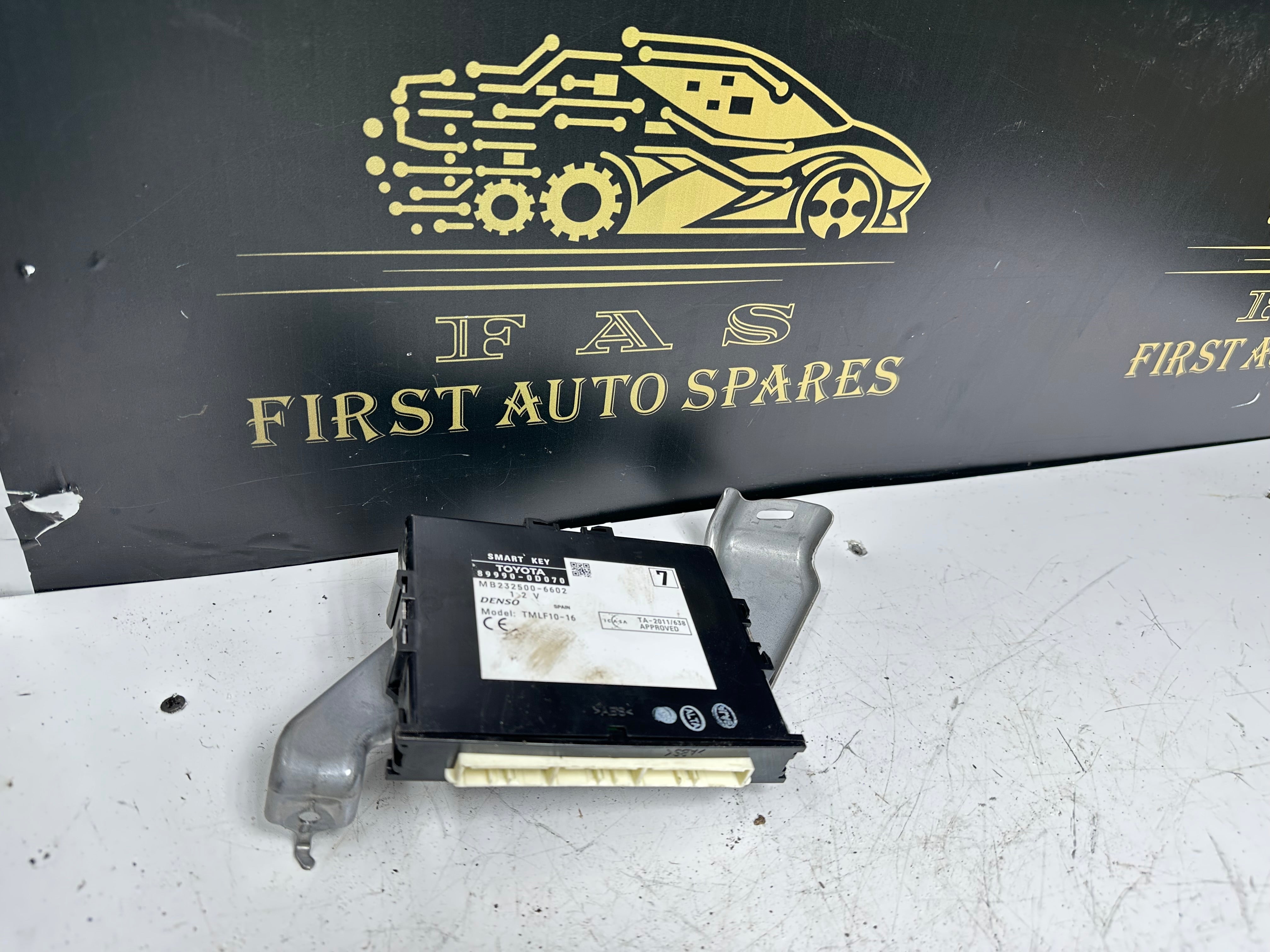 Toyota Yaris Hybrid HEV XP130 Smart Key Control Module (89990-0D070) (MB232500-6602)