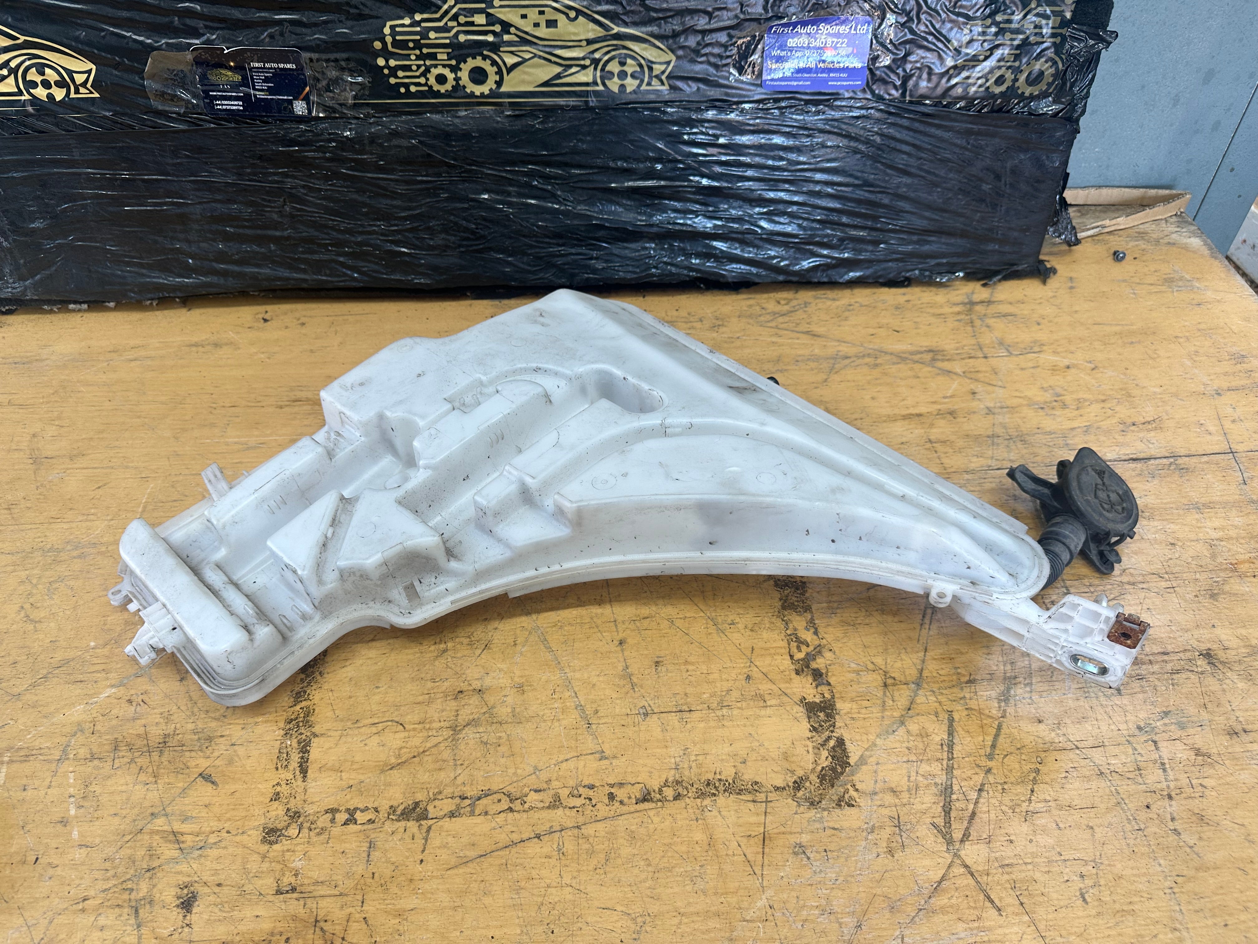 BMW 1 Series F20 2011–2019 Windscreen Washer Bottle (7241673-12) (7241673)