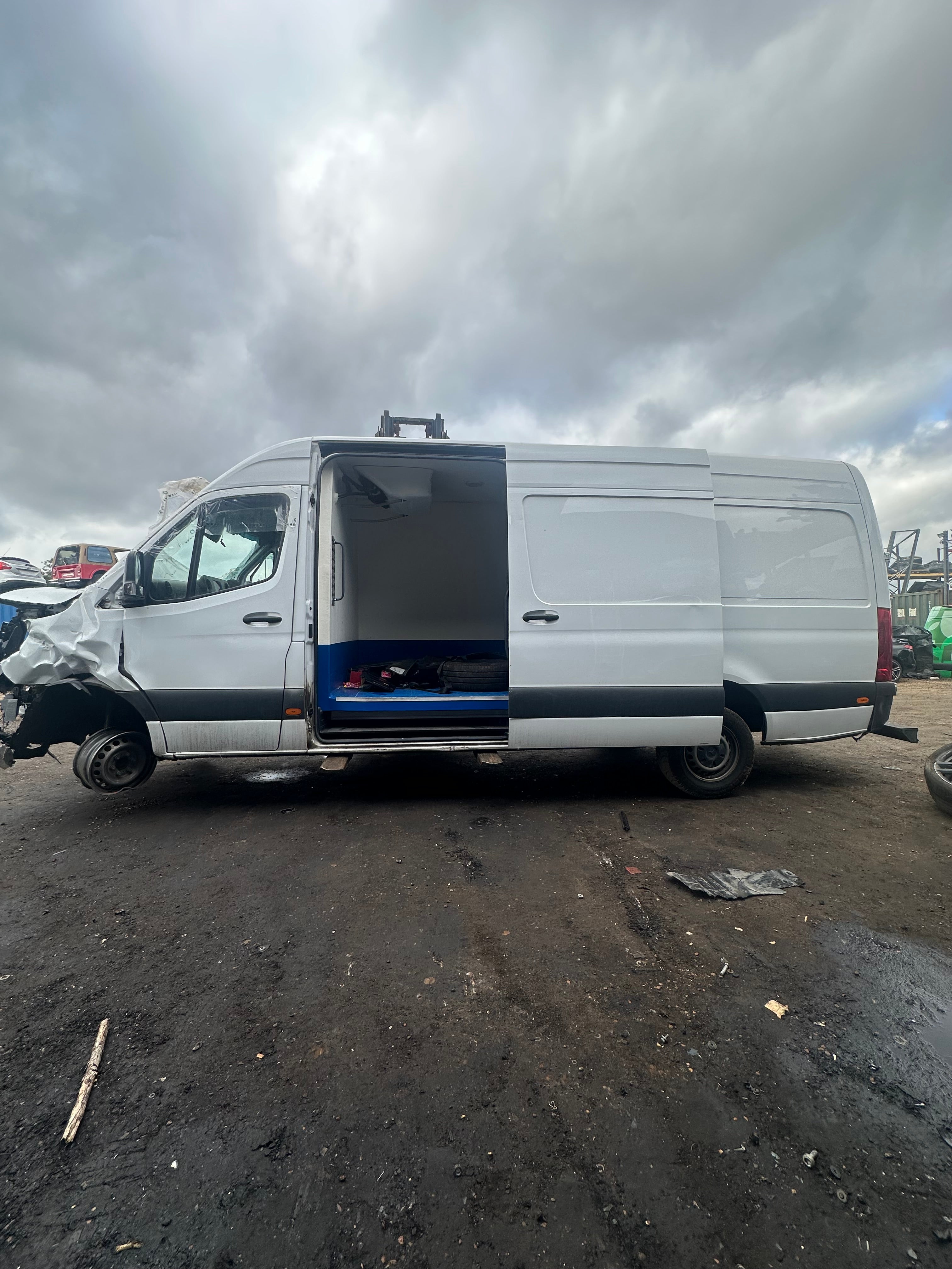 Mercedes-Benz Sprinter 317 Progressive CDI 2.0 Diesel 2023 – For Parts