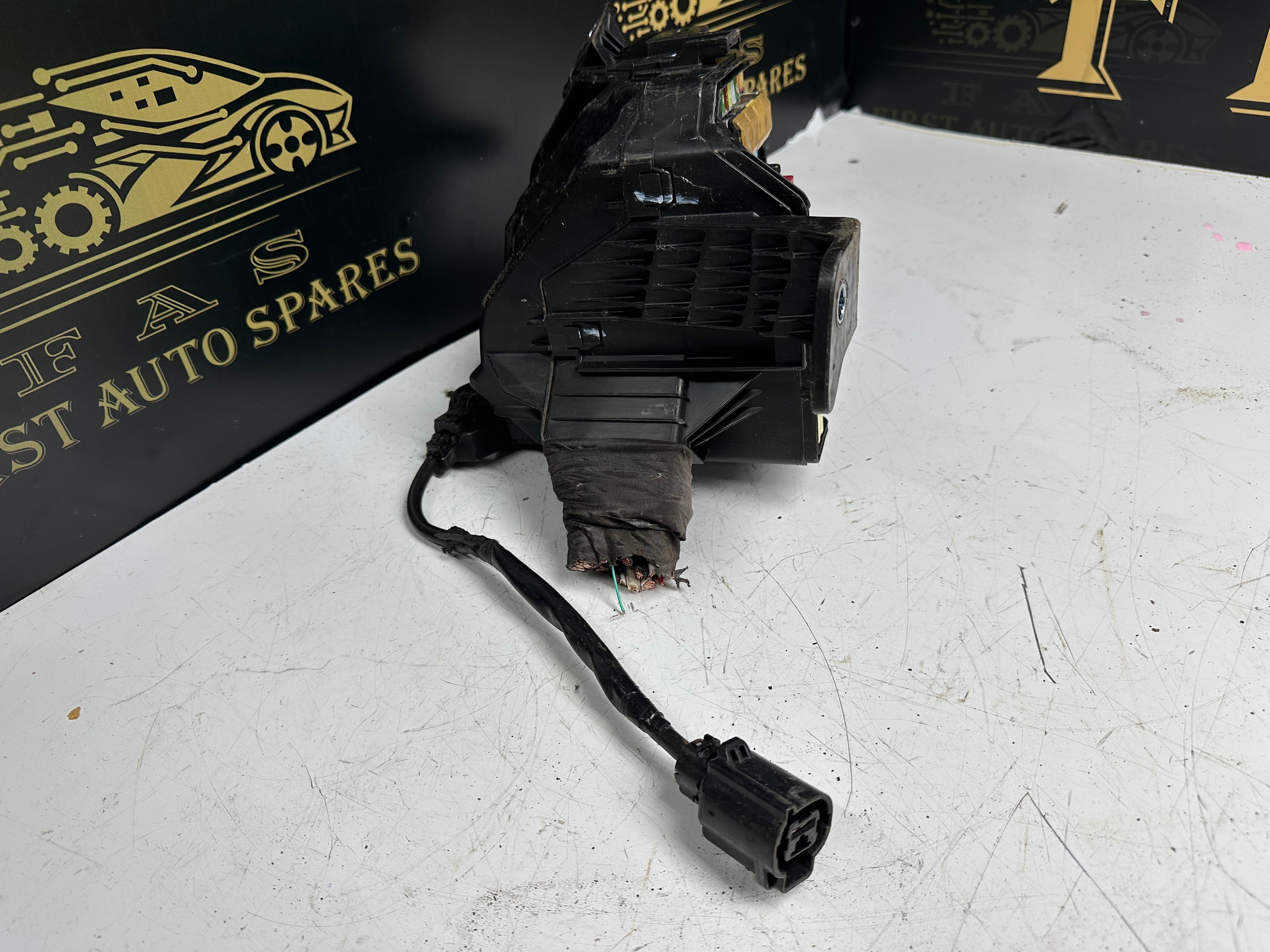 Toyota Yaris Cross 1st Generation (2020-2023) Fuse Box (82644-K005) (3810003-110)