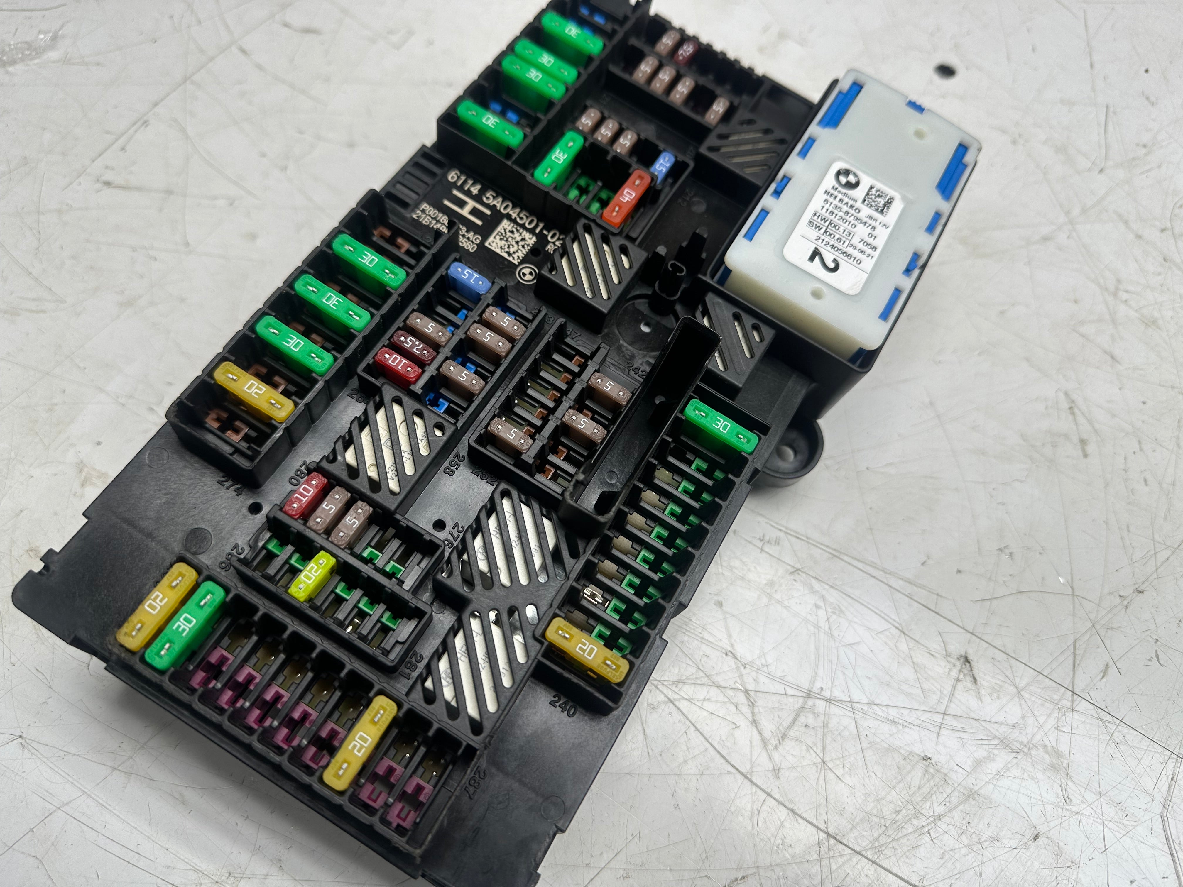 BMW 3 Series G20 2021 Fuse and Relay Box 2.0 Diesel (8795478)