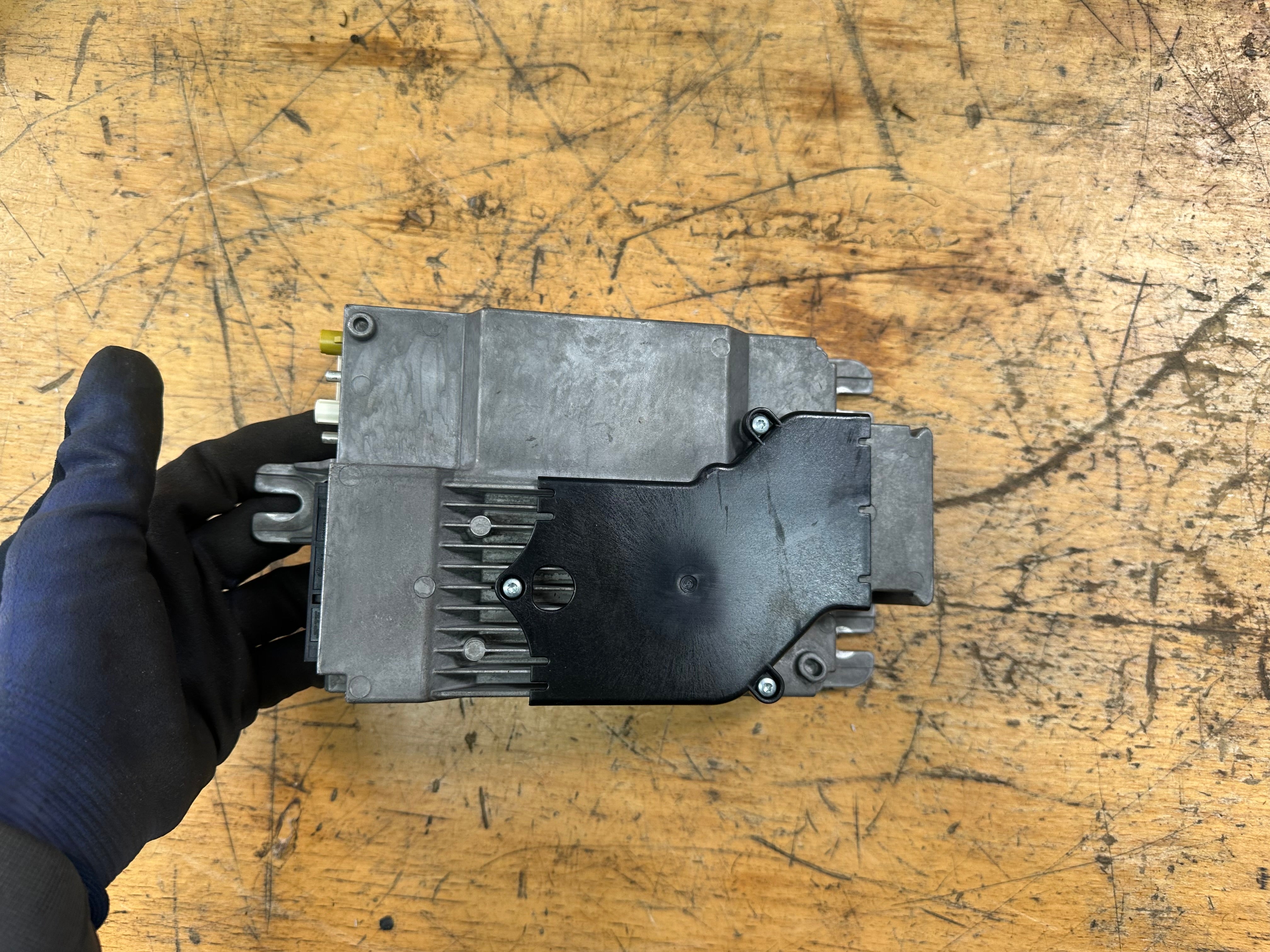 BMW X5 Series F95 G05 2019 Tuner Audio Amplifier Secondary (R3 9859199 01)