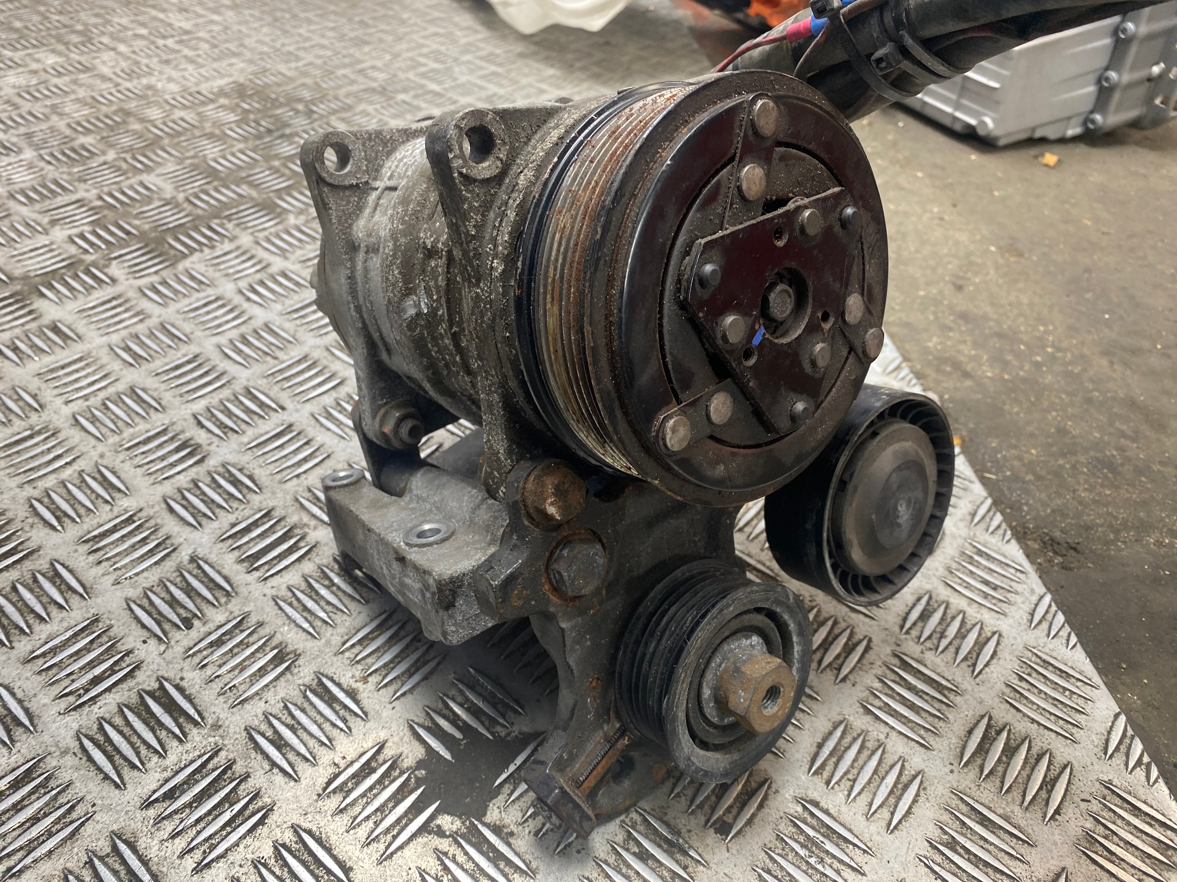 Mercedes Sprinter W907/W910 AC Compressor Pump 2.0 Diesel RWD – 2020–2022 (A0008301301)