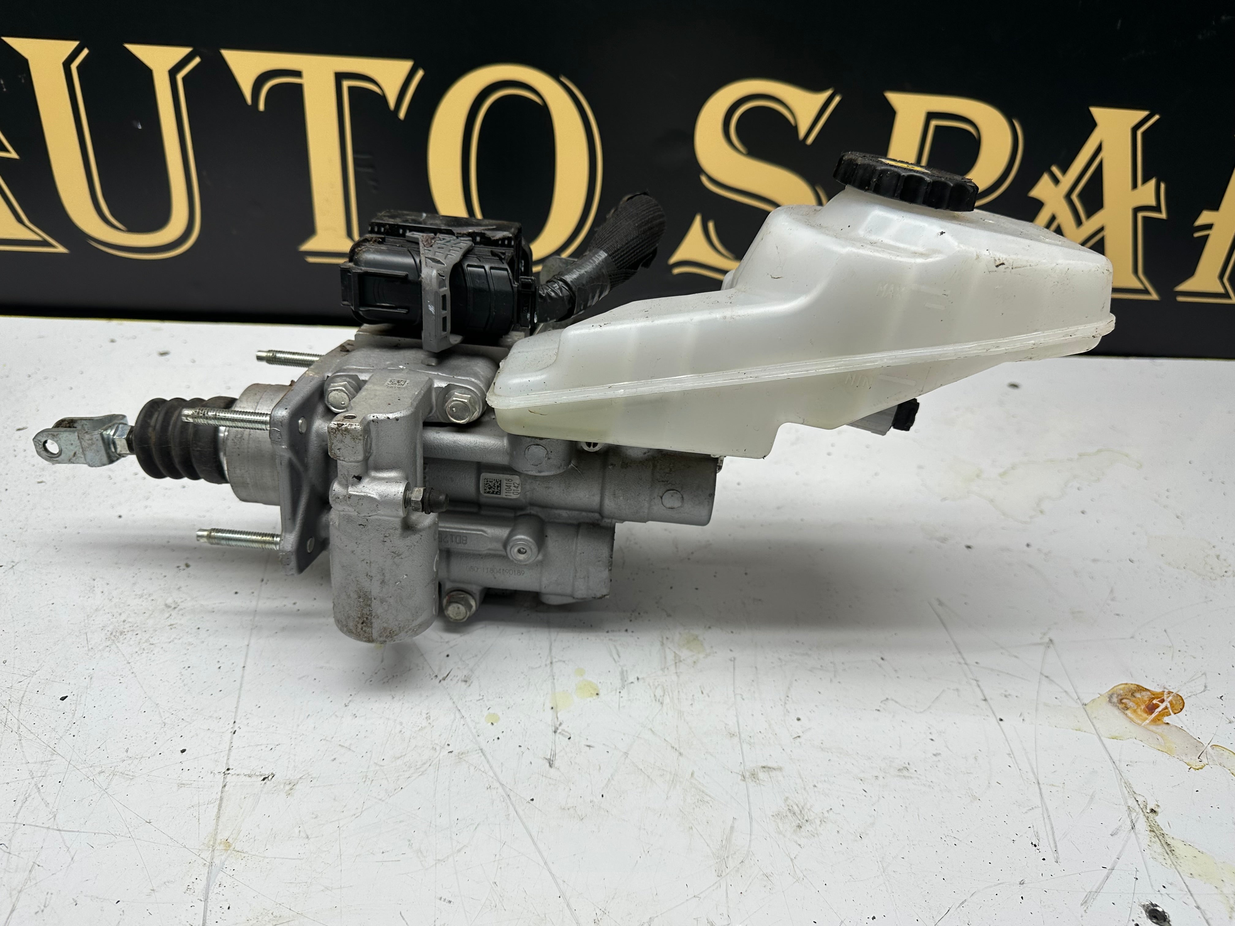 Toyota C-HR ABS Pump Brake Master Cylinder 1.8 Hybrid (47270-47040) (47210-10280)