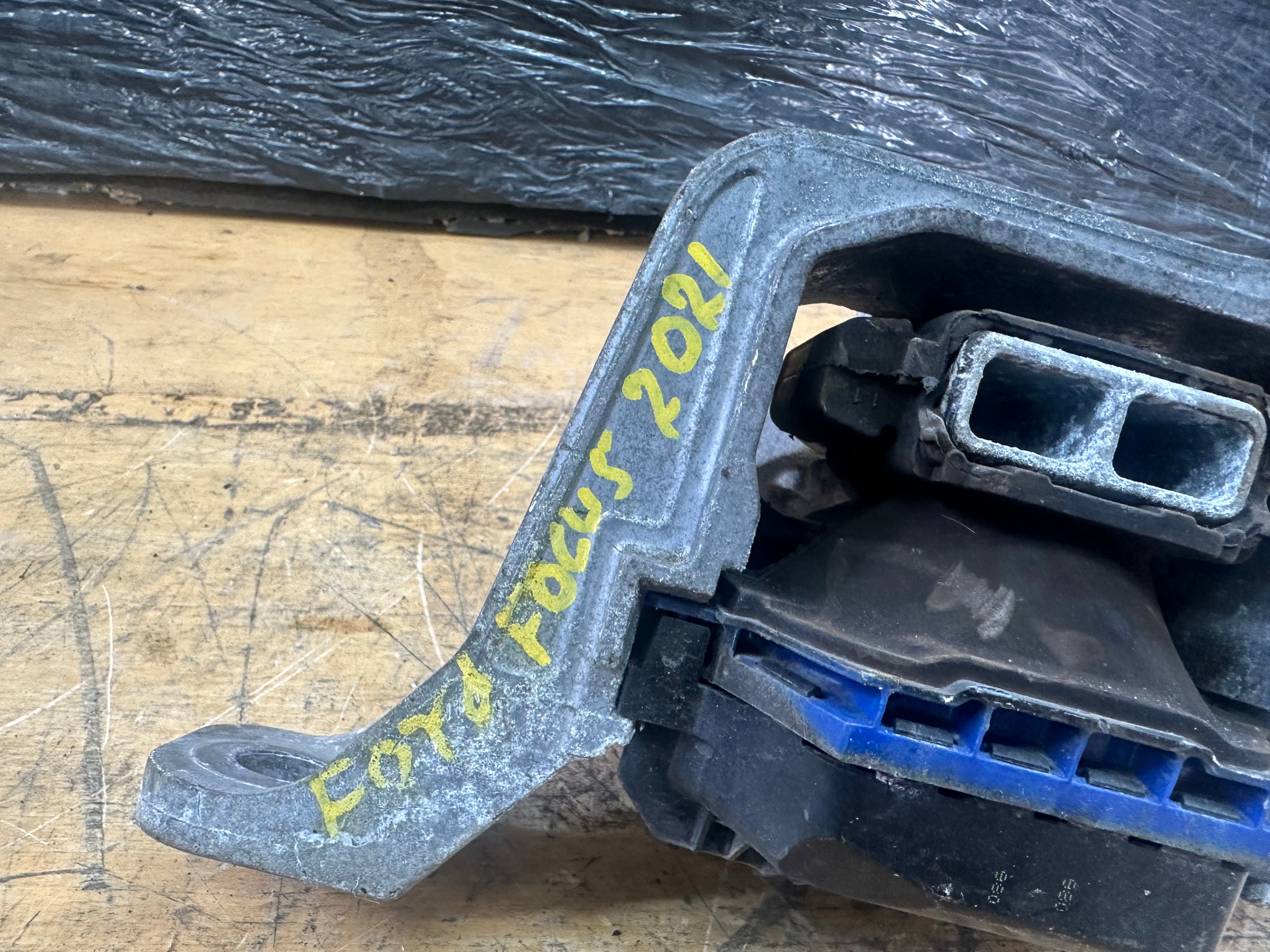 Ford Focus 2021 Right Driver’s Side Engine Mount 1.0L Petrol (JX61-6F012-AG)