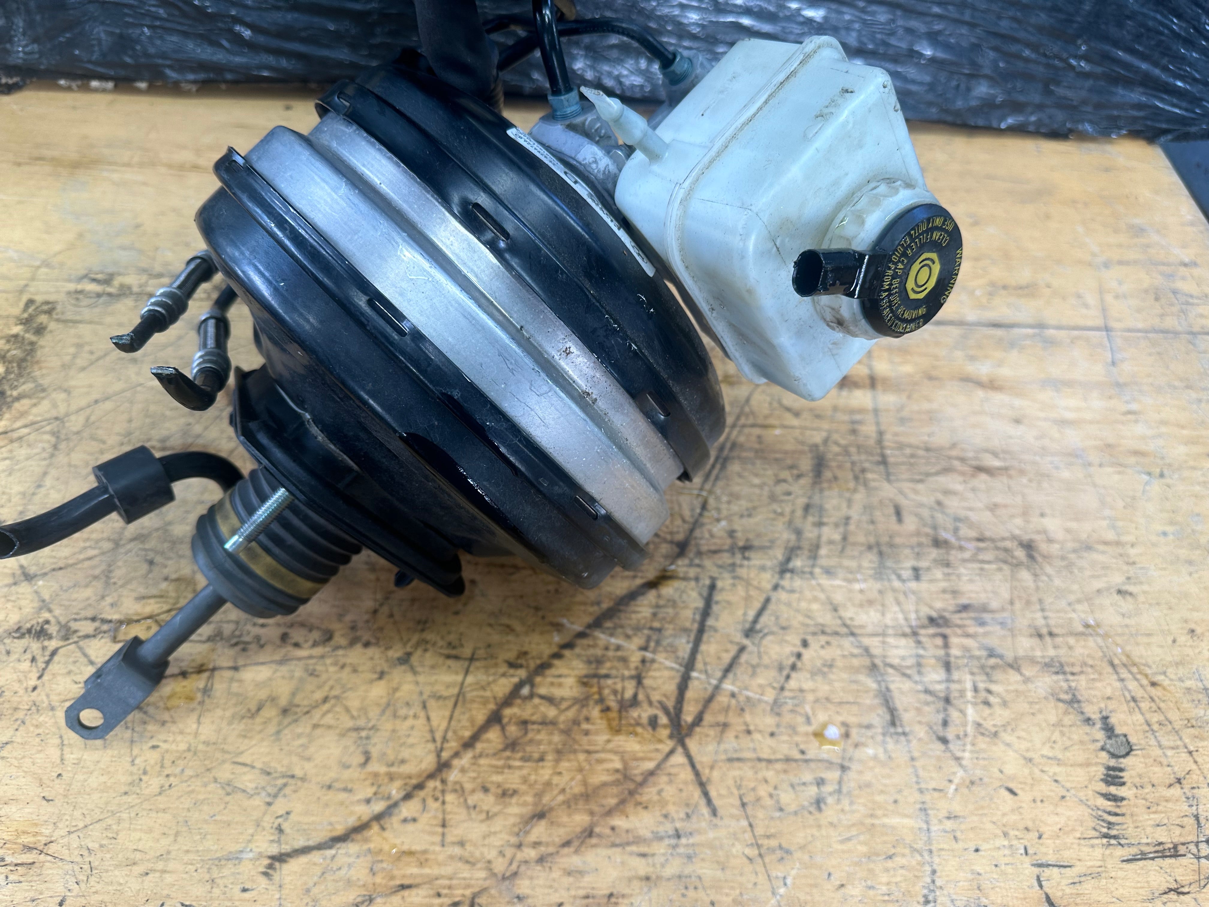 BMW 5 Series F10 2016 Brake Servo and Master Cylinder (296796726 03)