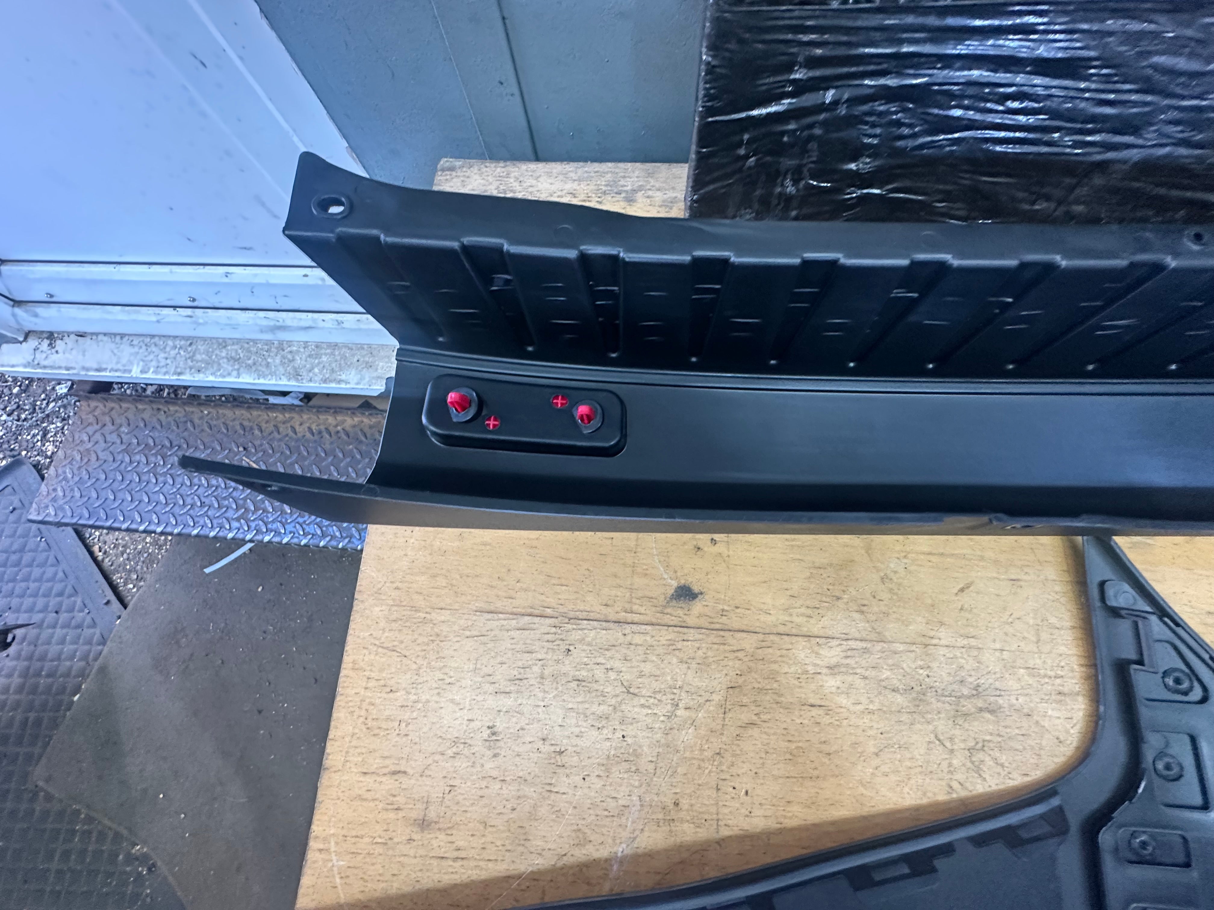 Ford Transit Custom 2014–2023 Rear Complete Bumper (In 3 Pieces)