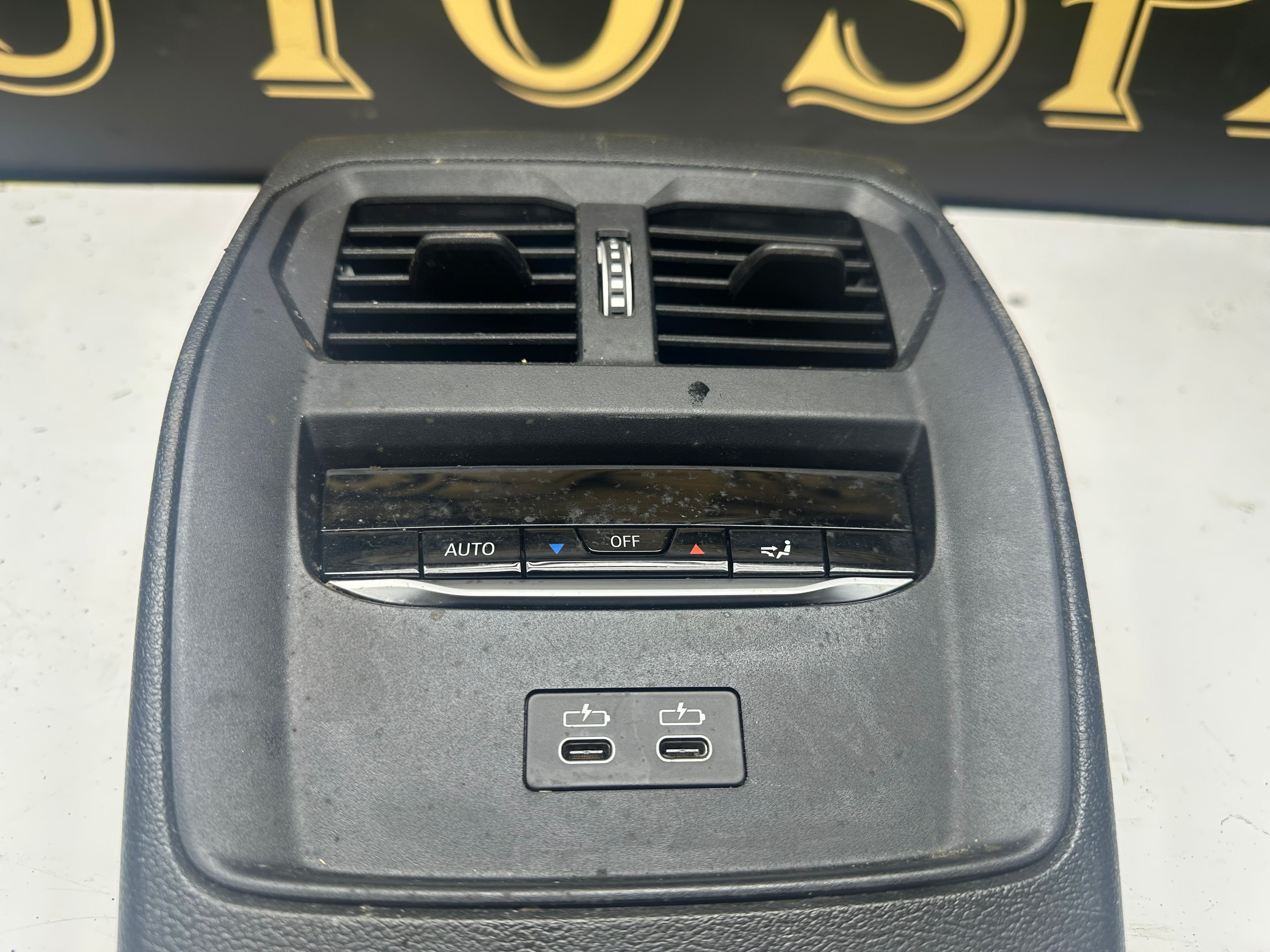 BMW i4 G26 eDrive40 Center Console Air Vent (5A3BBF4-02) (5A3B8E1) (5A84160) (6806816) (106060074C) (5116 7943079) (12784312)