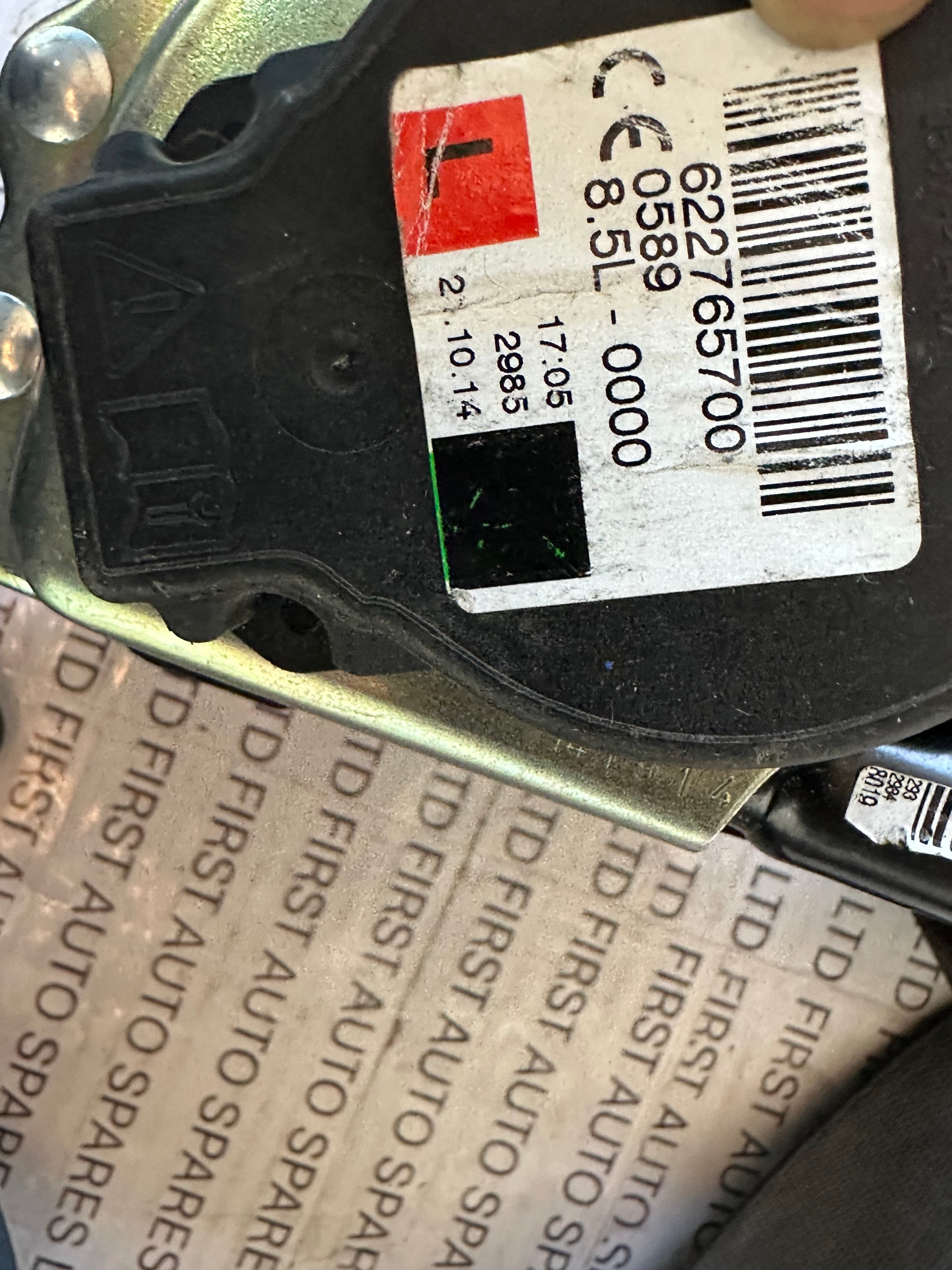 Mercedes W205 2017-On Front Left Seat Belt (8.5L-0000) - C-Class