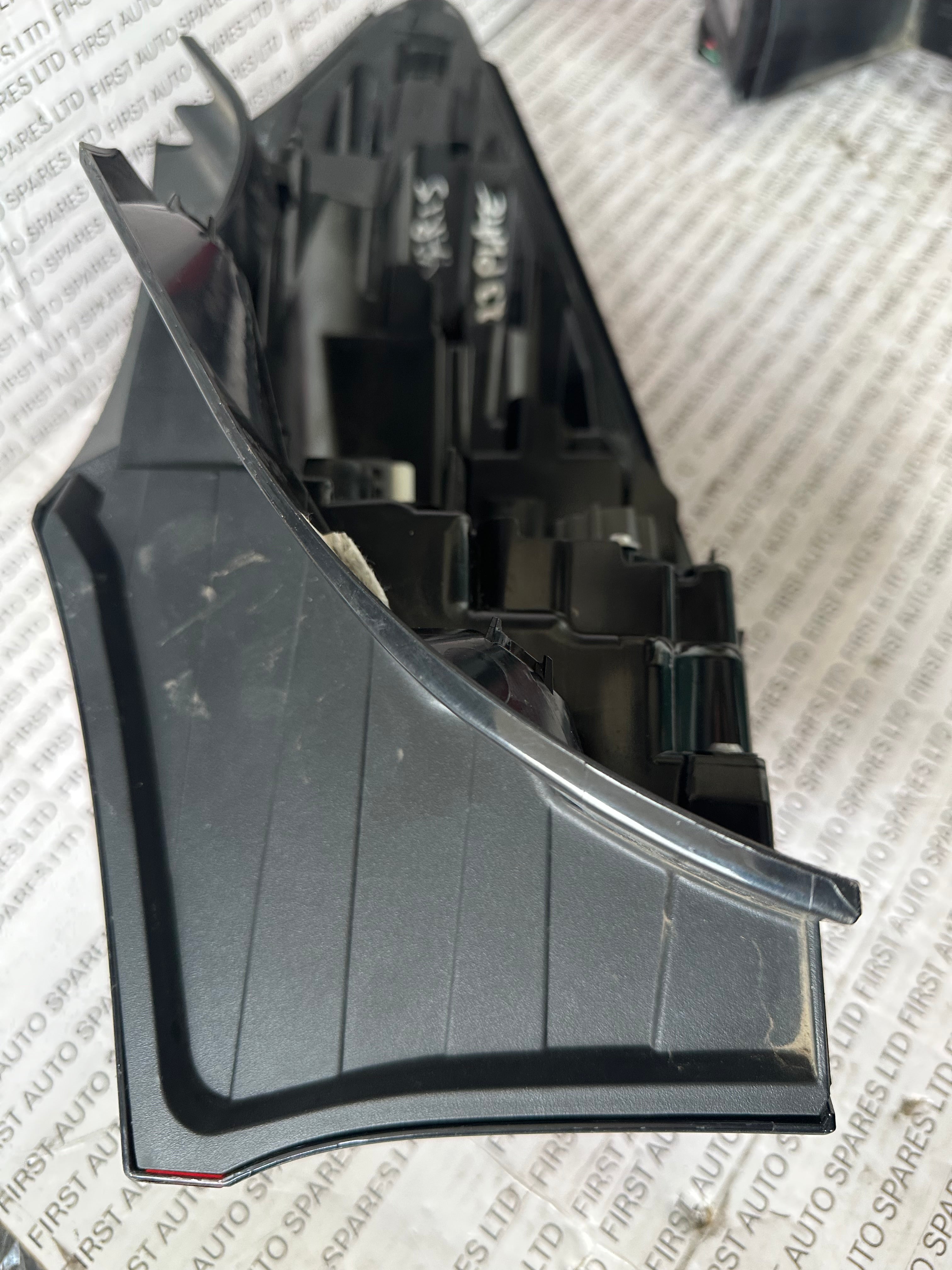 TOYOTA Yaris 2023 Outer Left Rear Tail Light (81560-0DE20)