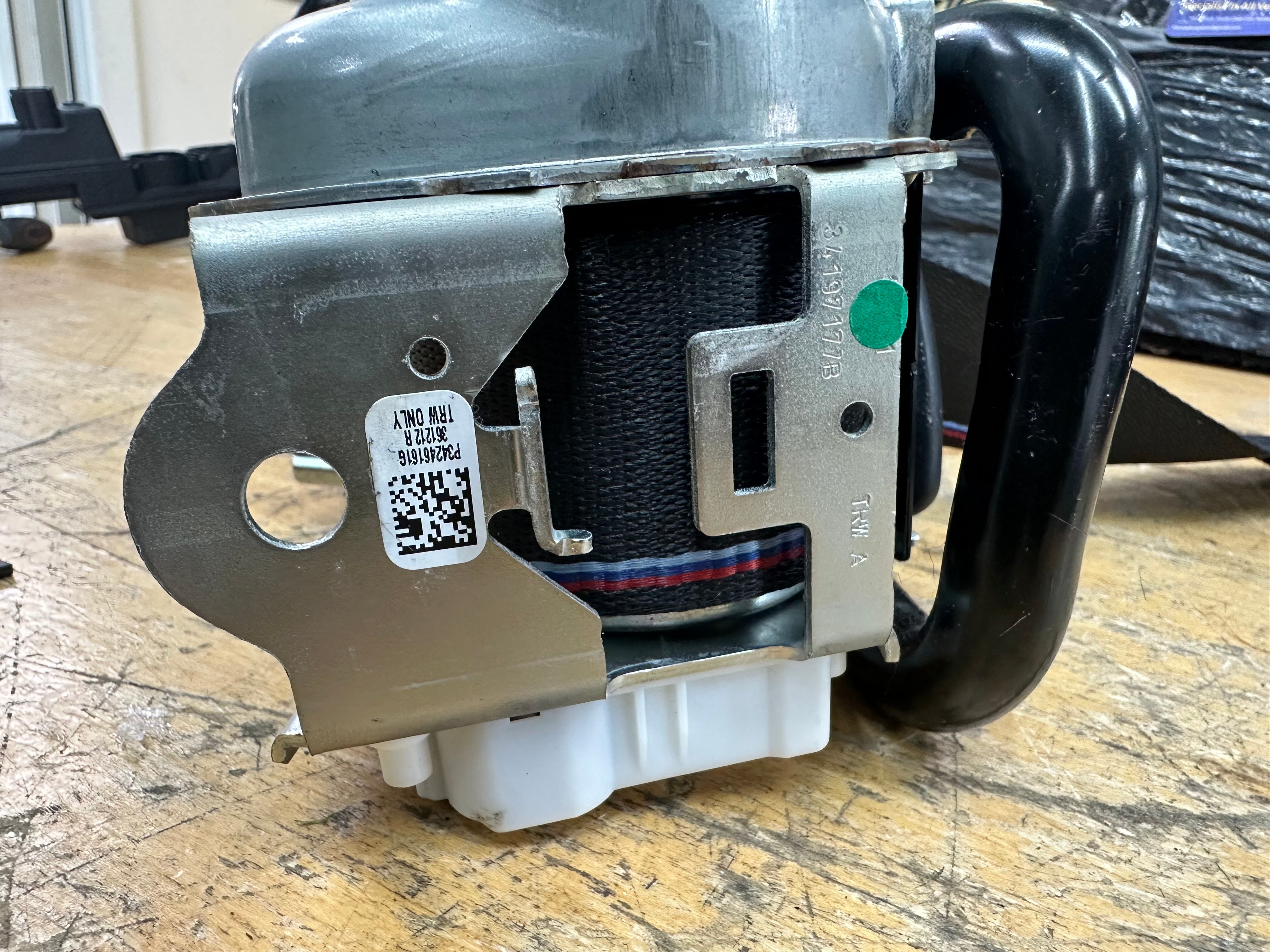 BMW X3M X4 G01 G02 F97 F98 Rear Left & Right Upper Seat Belts (34133470) (34133471)