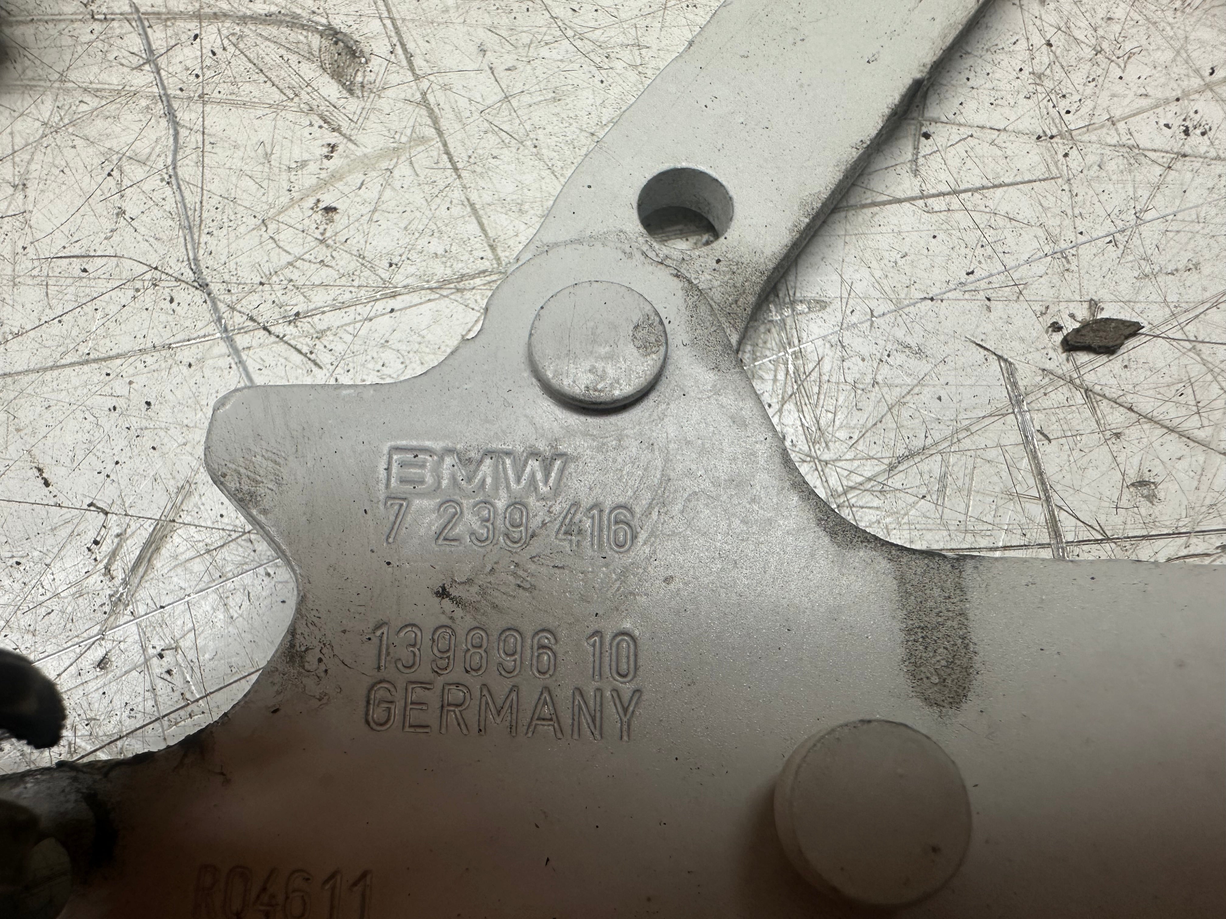 BMW 1 / 3 Series F20 F30 Pair Bonnet Hinges R&L (7239415) (7239416)