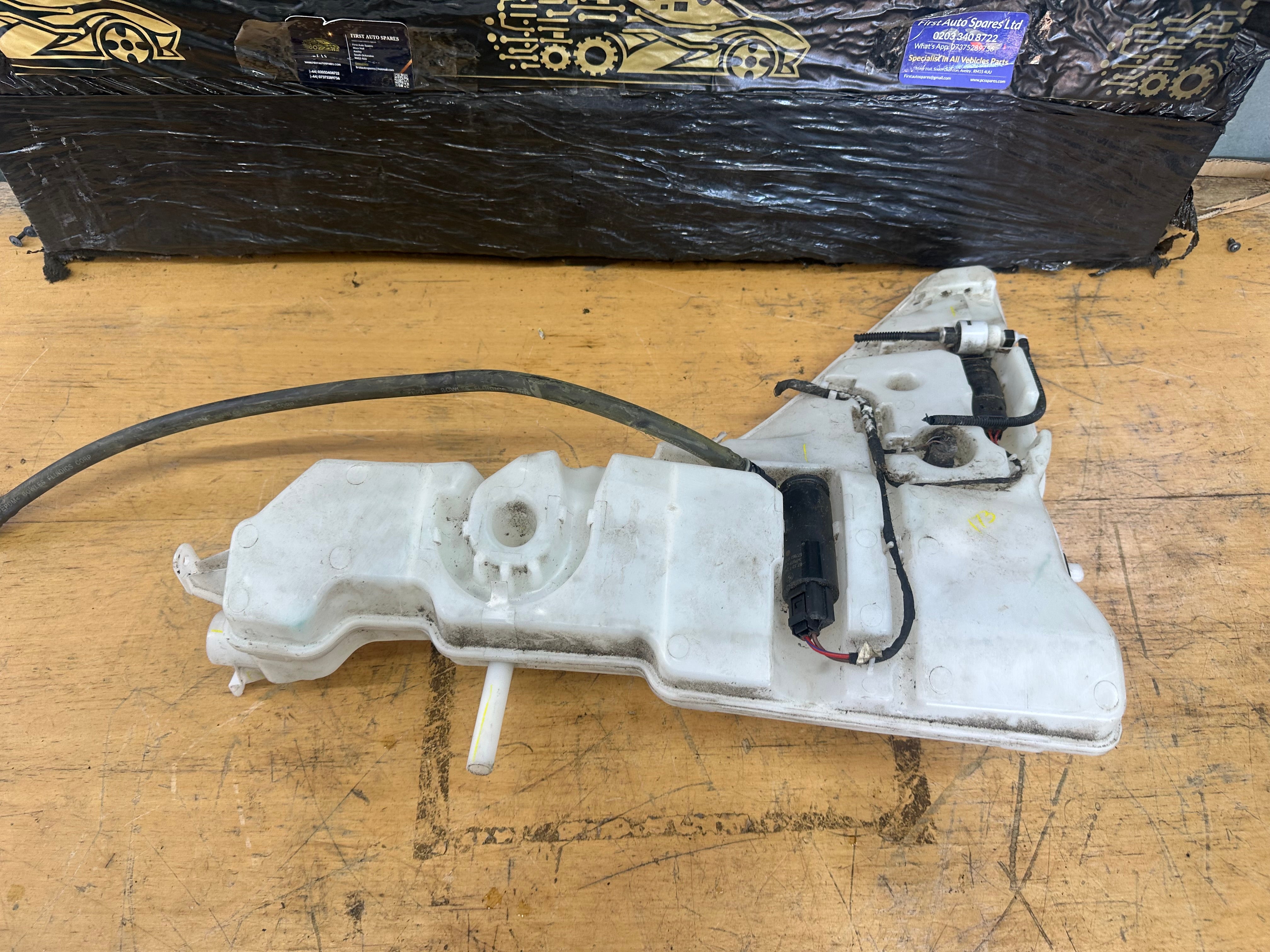 BMW X5 F15 2014–2018 M Sport Windscreen Washer Bottle (7292424) (7292424-14)