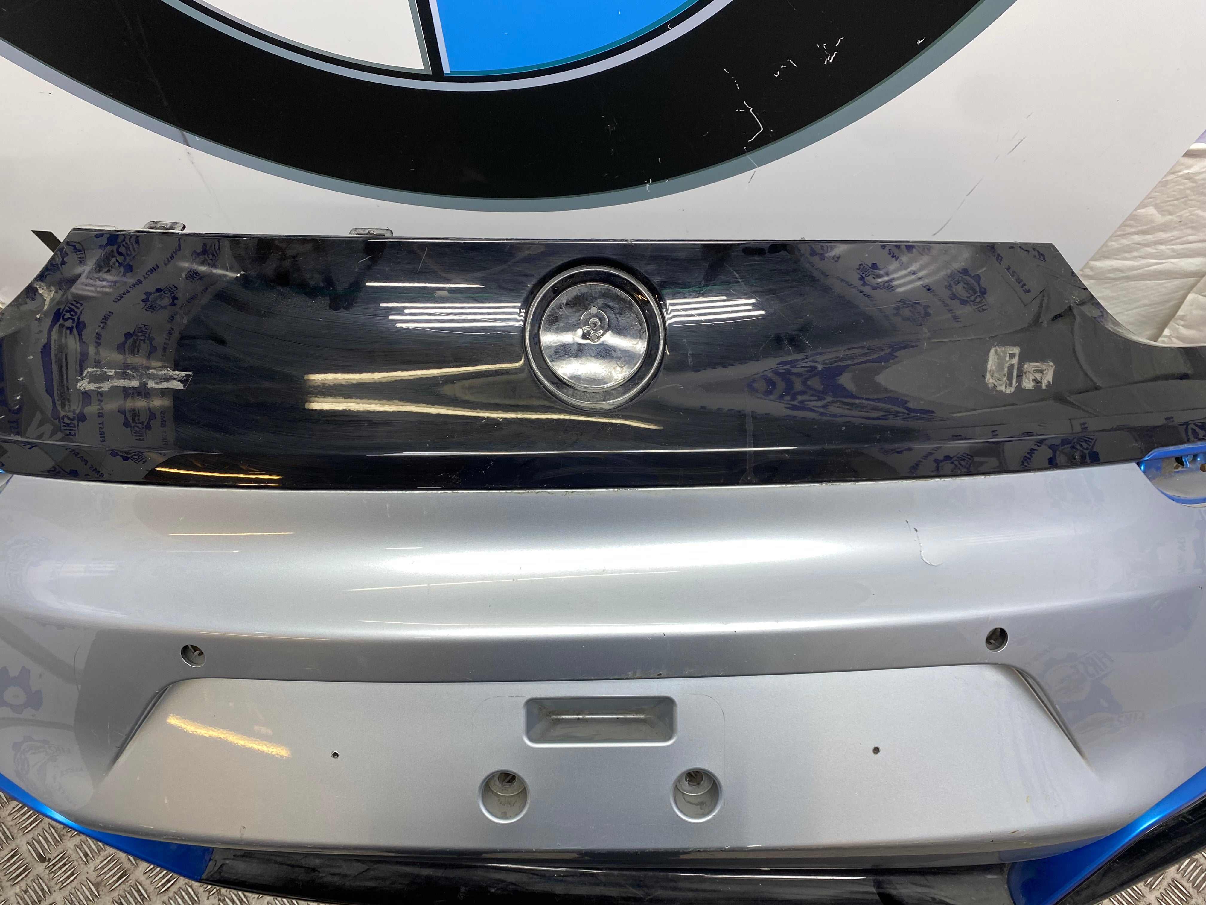 BMW i8 Rear Bumper (7371525) (7371525-04) 2014–2020