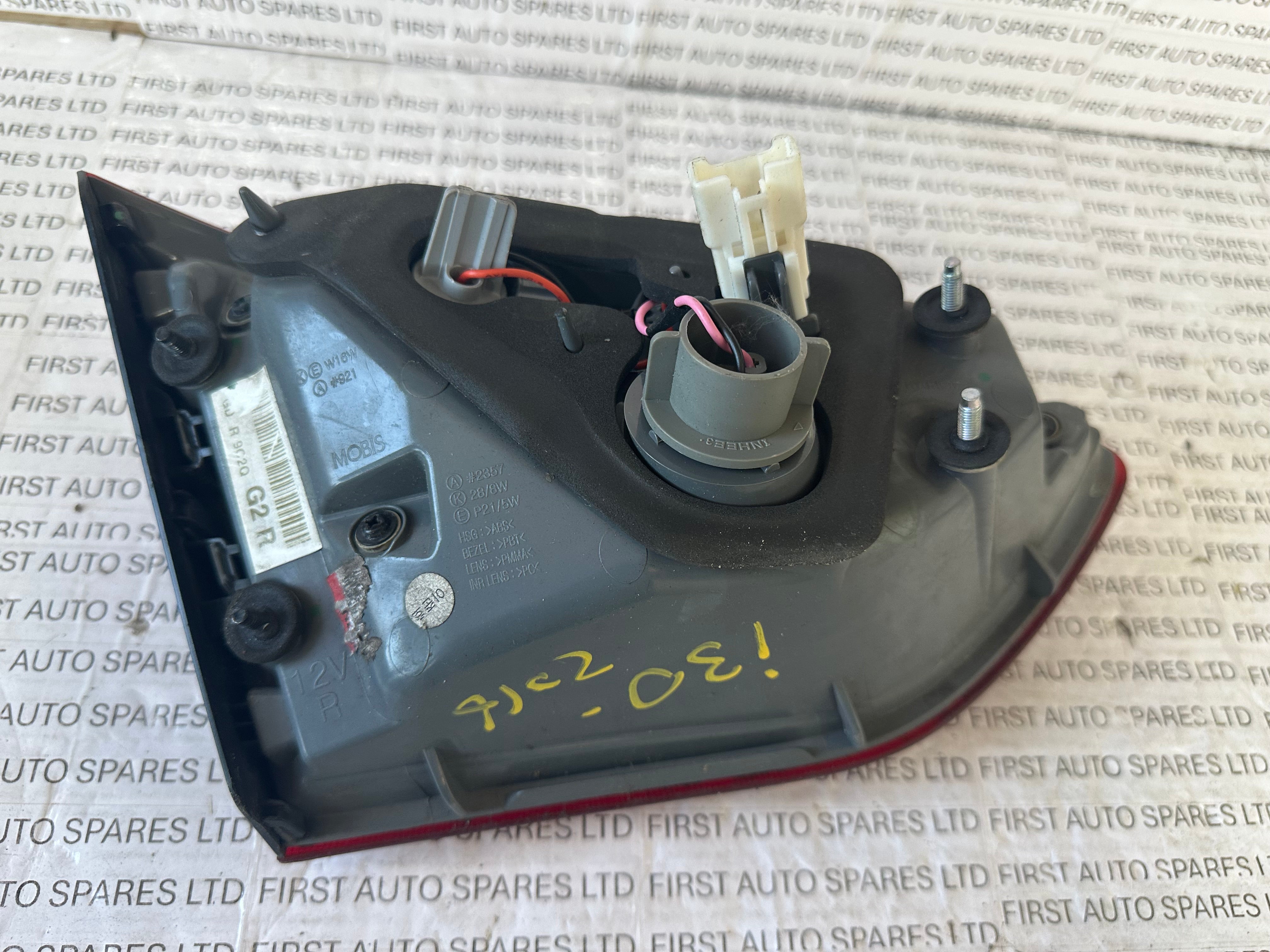 Hyundai i30 Rear Inner Right Tail Light (92404-A50)