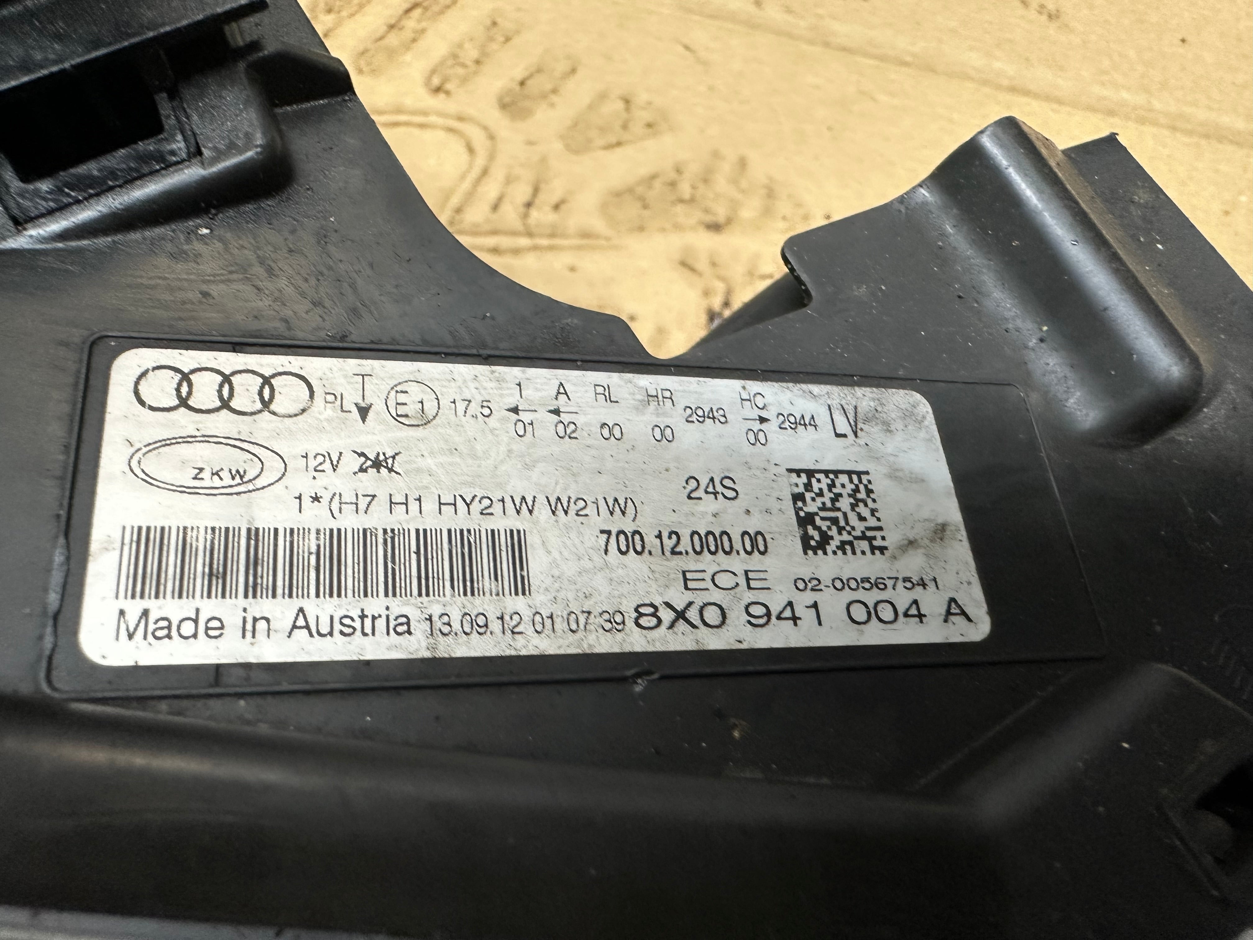 Audi A1 8X 2010–2015 Pre-Facelift Right Driver’s Side Headlight (8X0941004A)