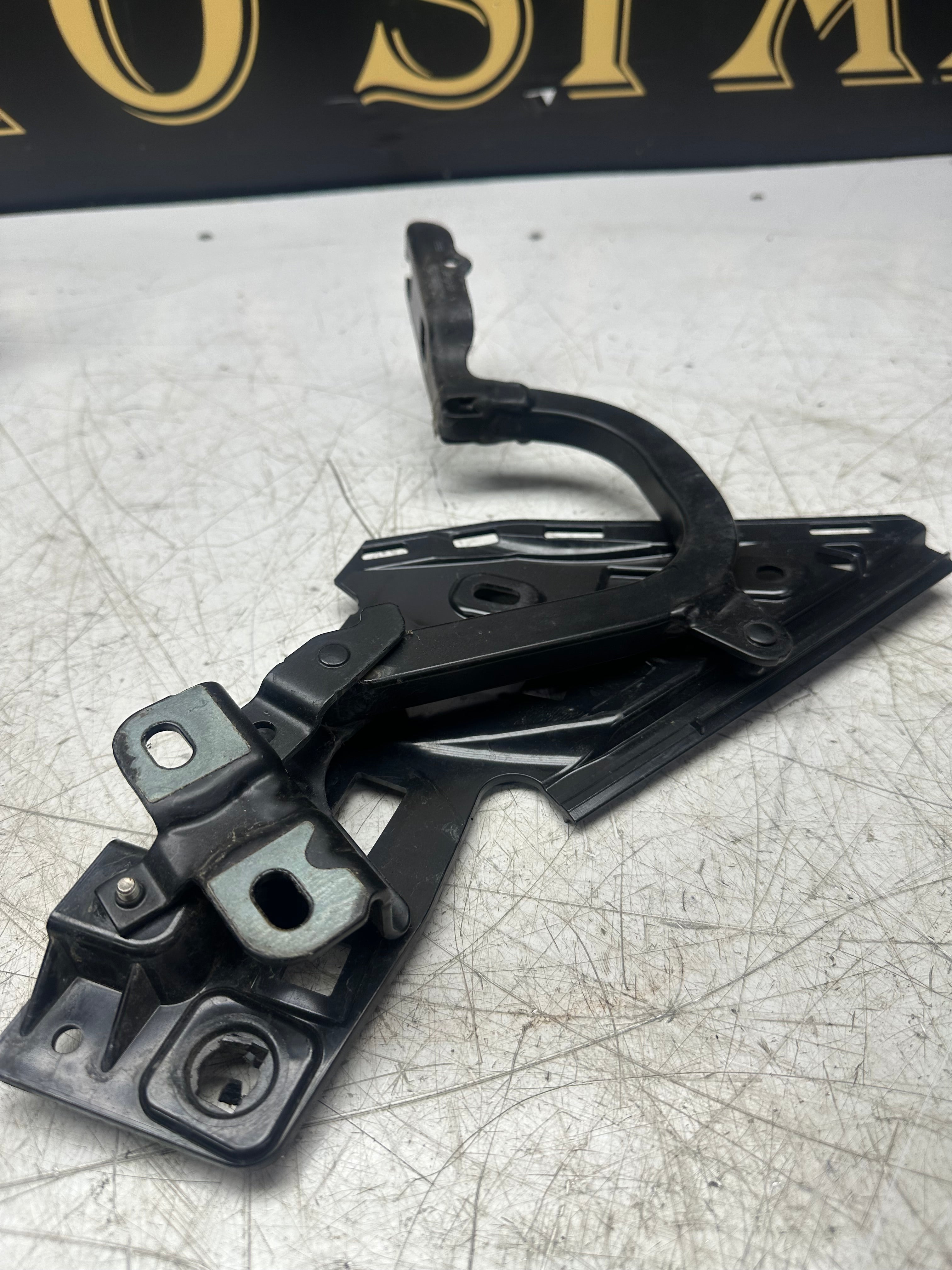 LEFT BOOT HINGE BMW I3 I01 LCI) (17-23) (75KW) MNV 5P/E 2017