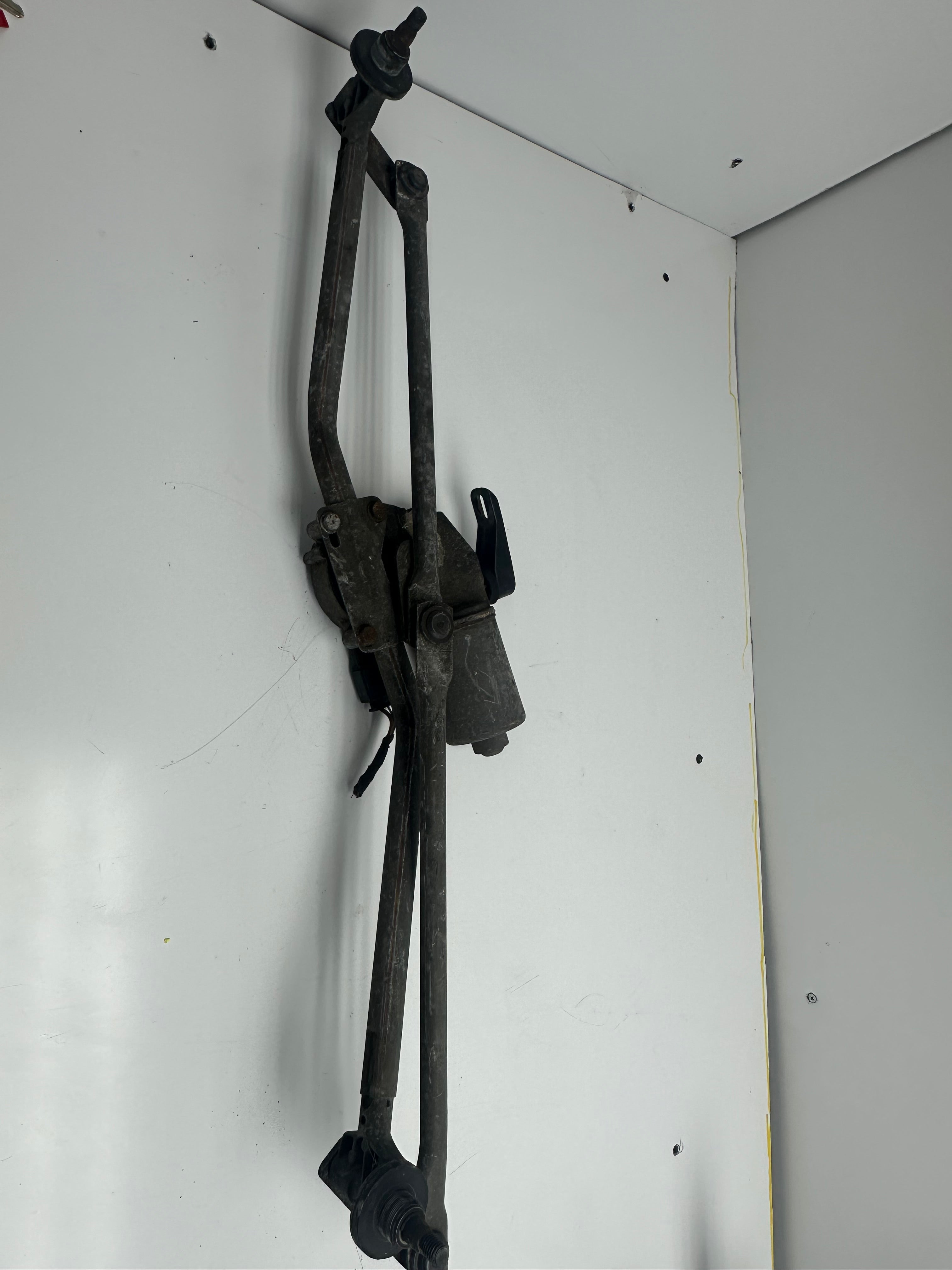 Mercedes Sprinter Wiper Motor and Linkage 405.147 12V