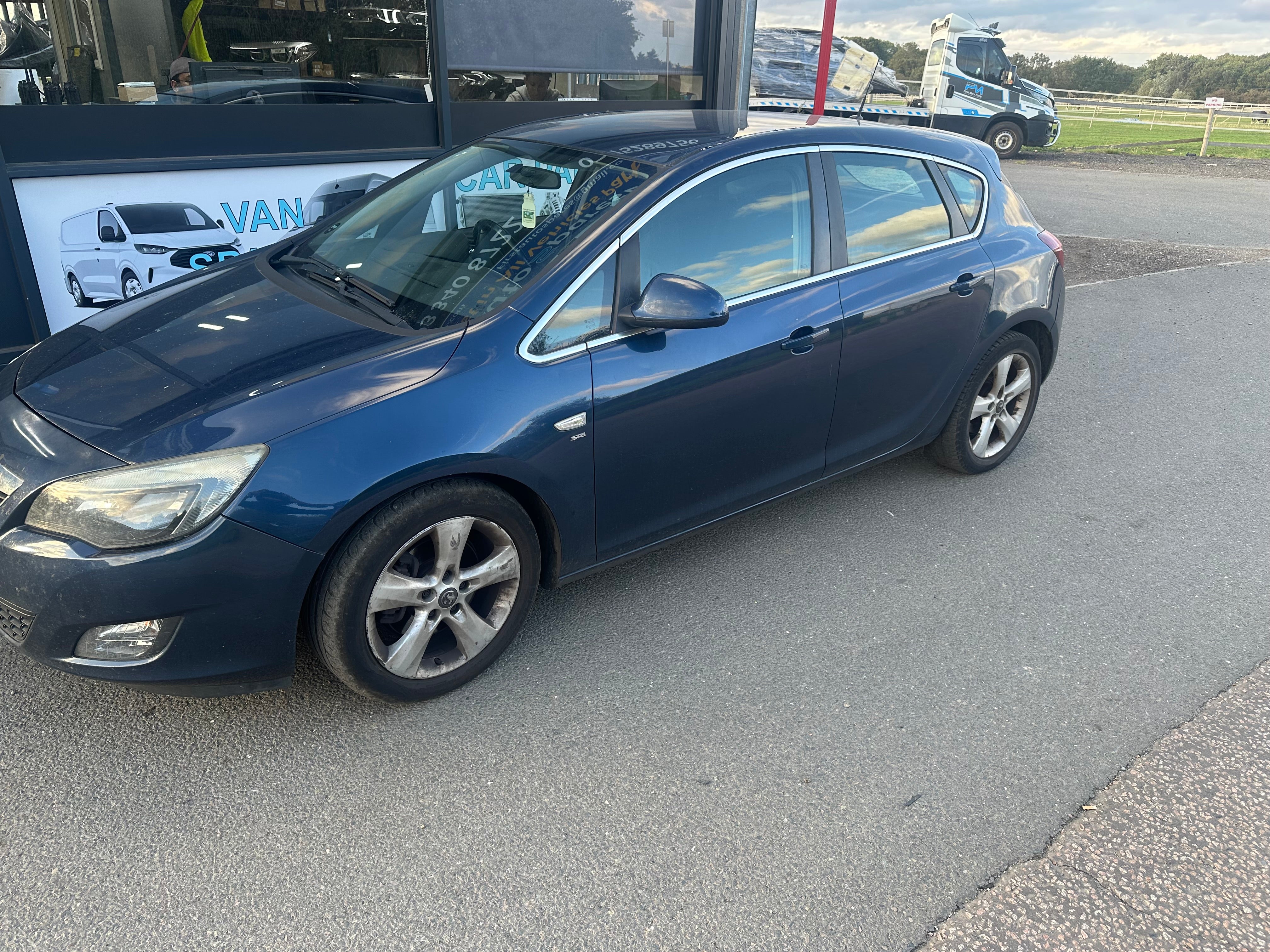 Vauxhall Astra SRi CDTi 2010 For Parts or Full Vehicle Sale (Price For A Wheel Nut Only)
