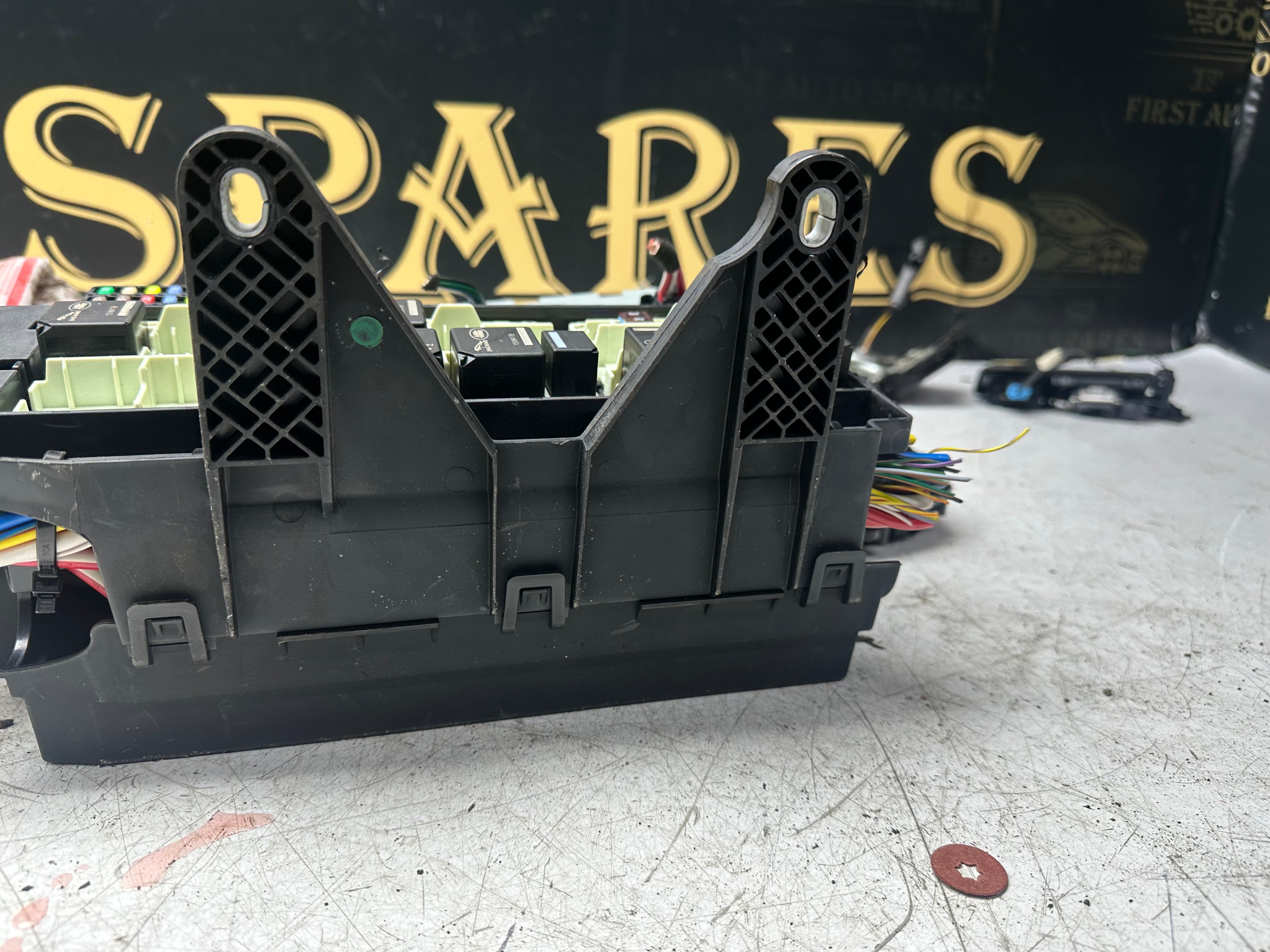 Jaguar XF X260 2.0 Petrol 2018 CCM Fuse Box (GX73-14A067-DB)