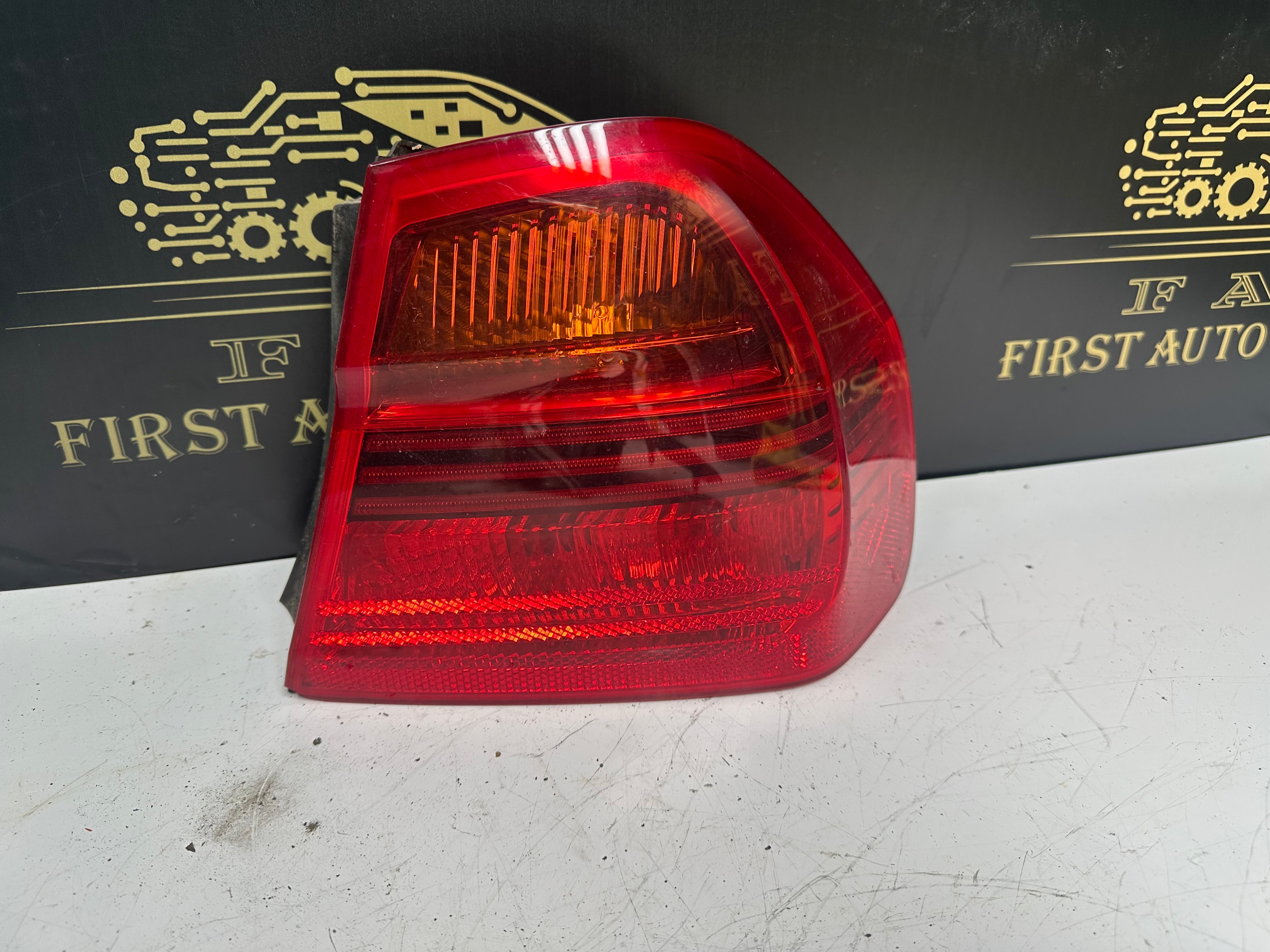 BMW 3 Series E90 E91 E93 2008 Right Rear Tail Light (276302 R)