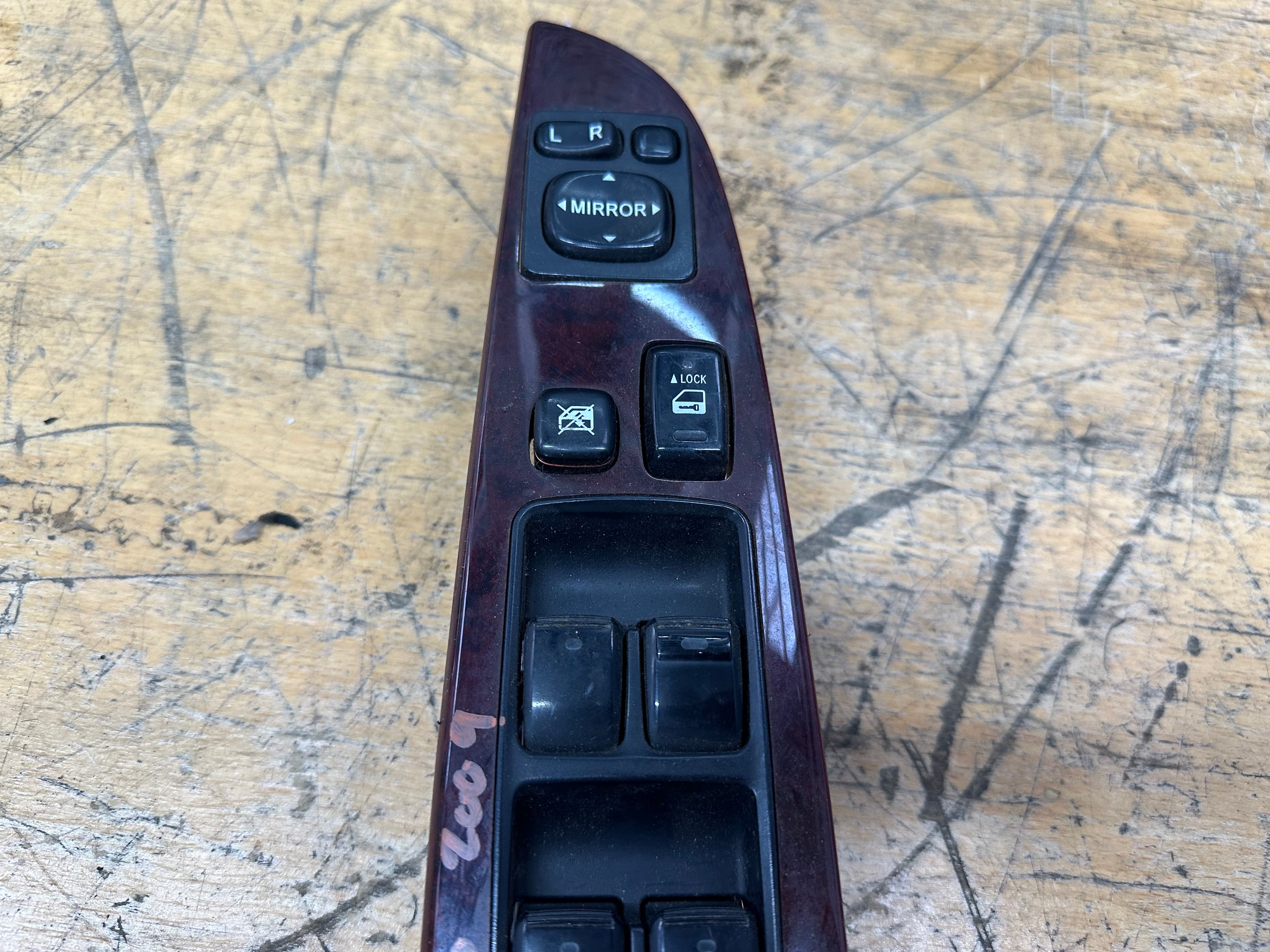 Lexus IS250 Saloon 2009 Front Right Driver’s Door Window Switch (84040-53070)
