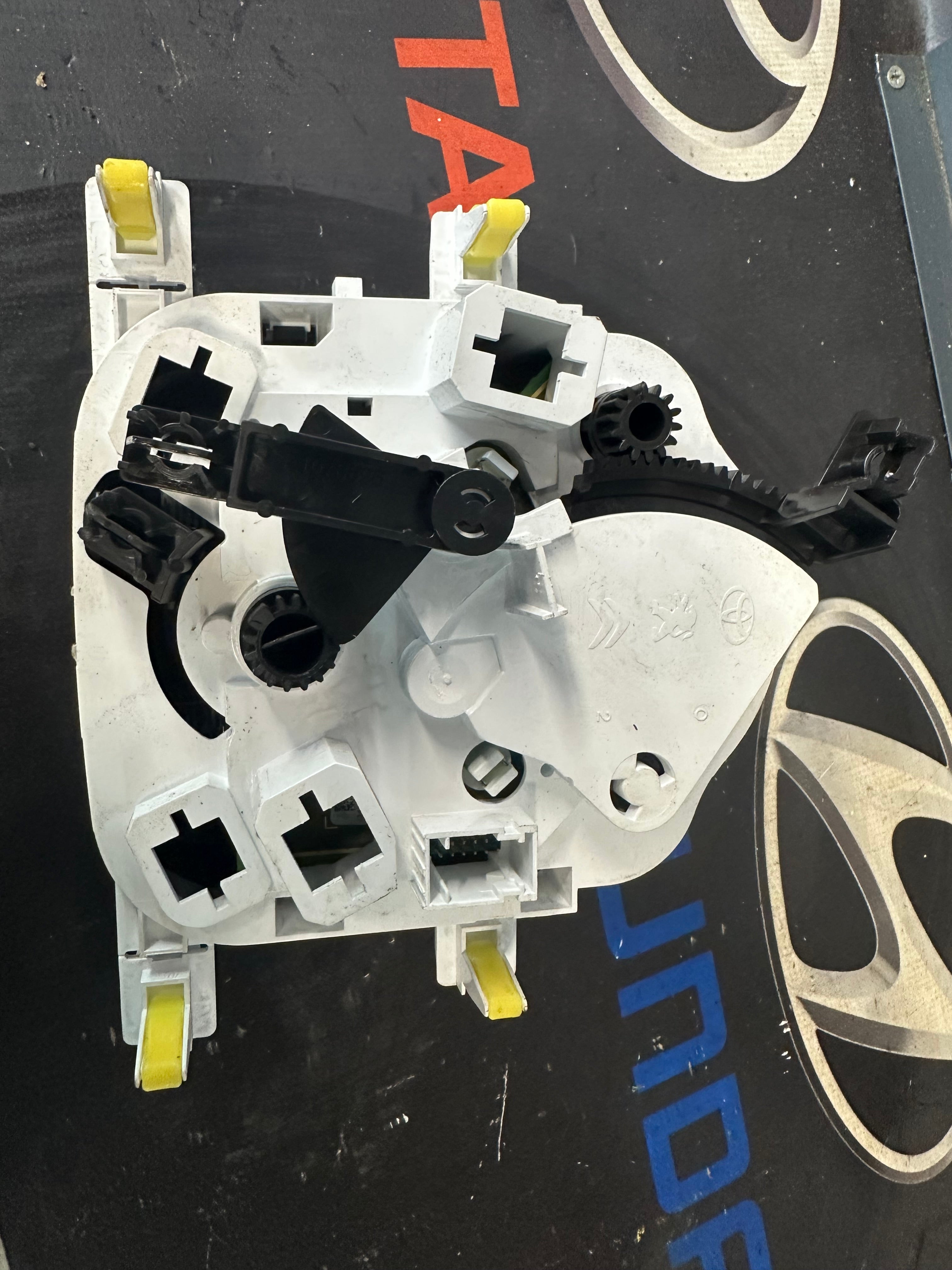 Toyota Aygo 2021 Climate Control Panel (55900-YV030)