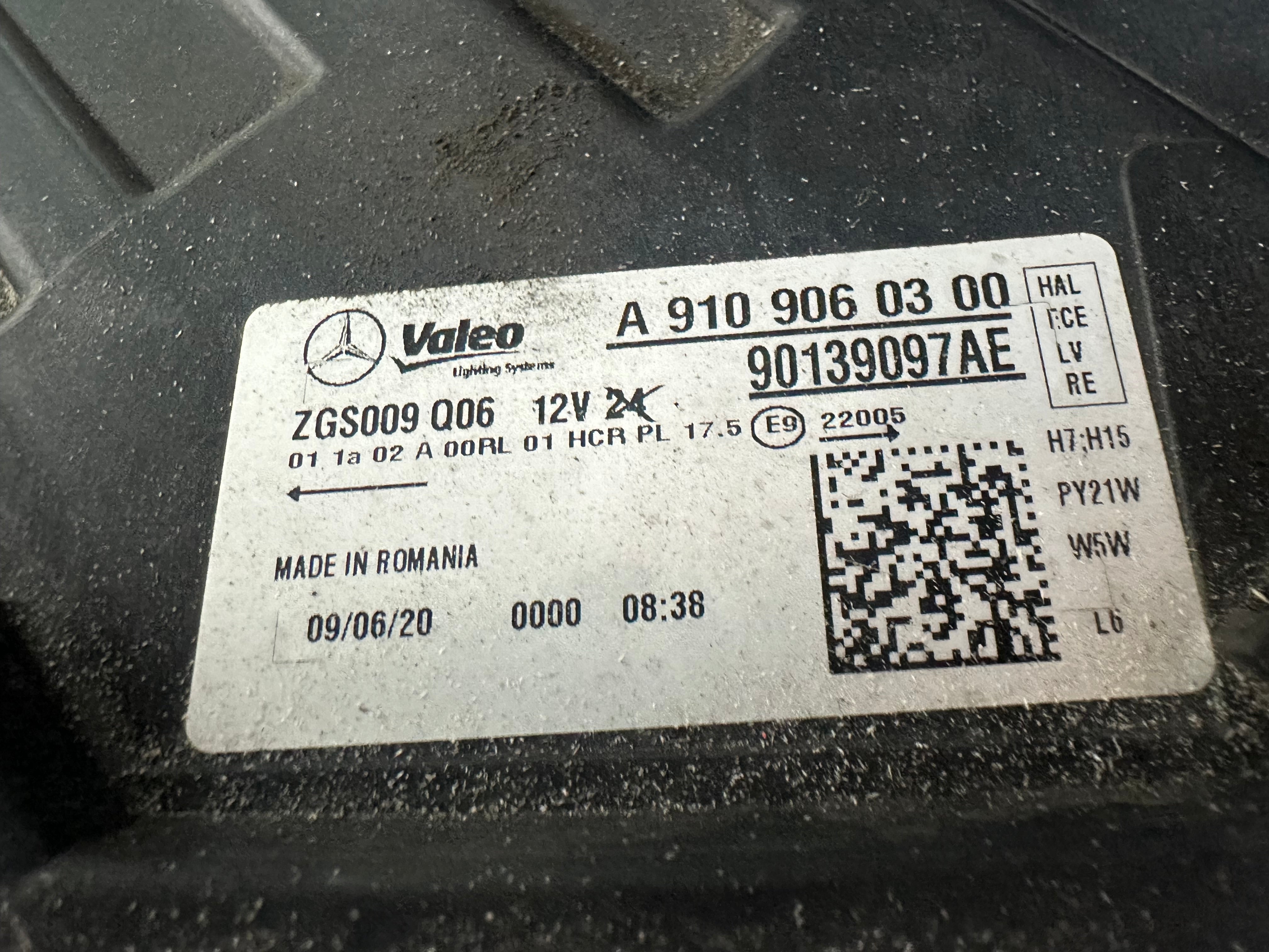 Mercedes Sprinter MK3 2018-2024 Right Headlight (A9109060300) (90139097AE)