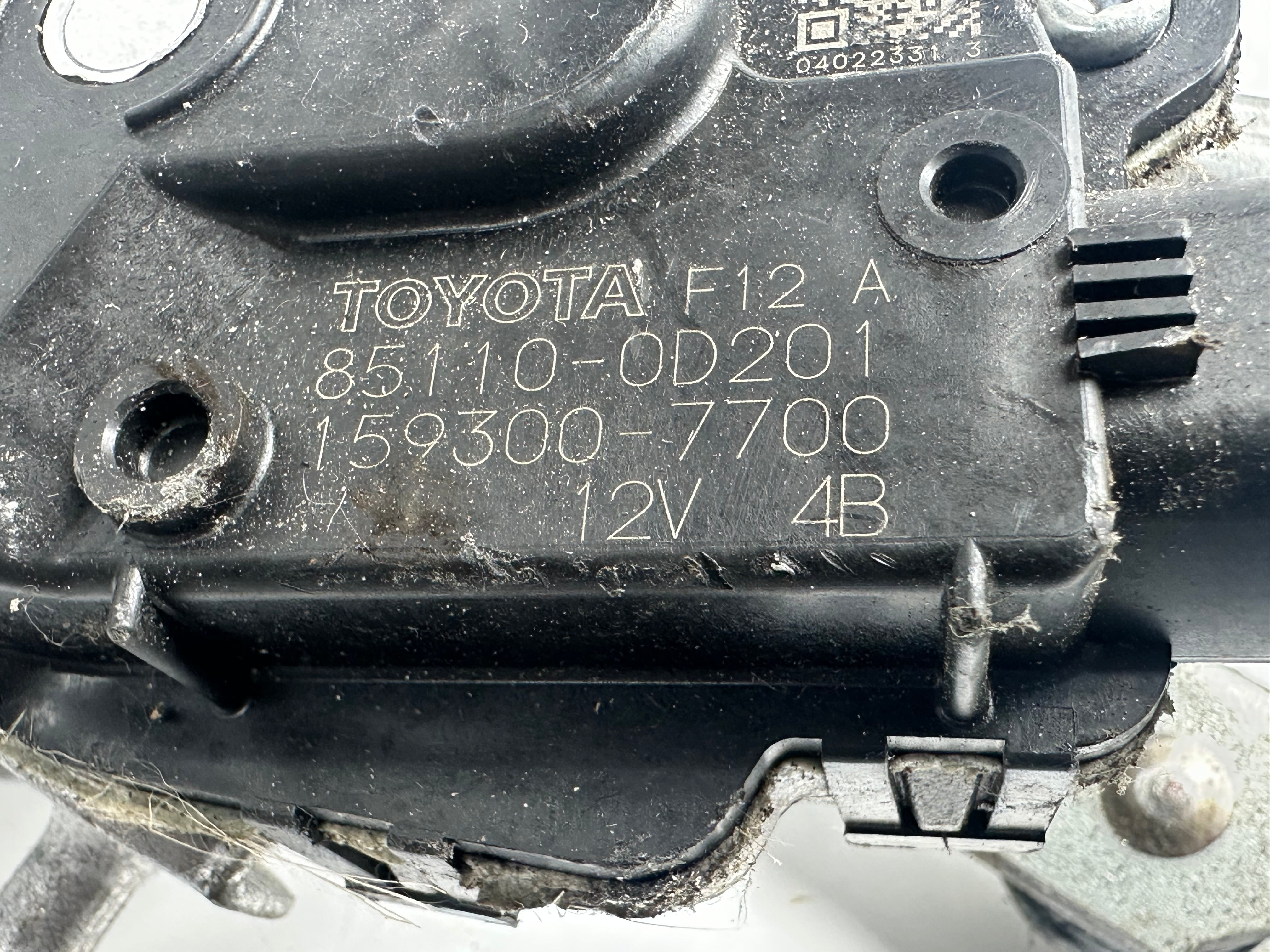 Toyota Yaris Front Wiper Motor & Linkage (85110-0D201) (159300-7700)