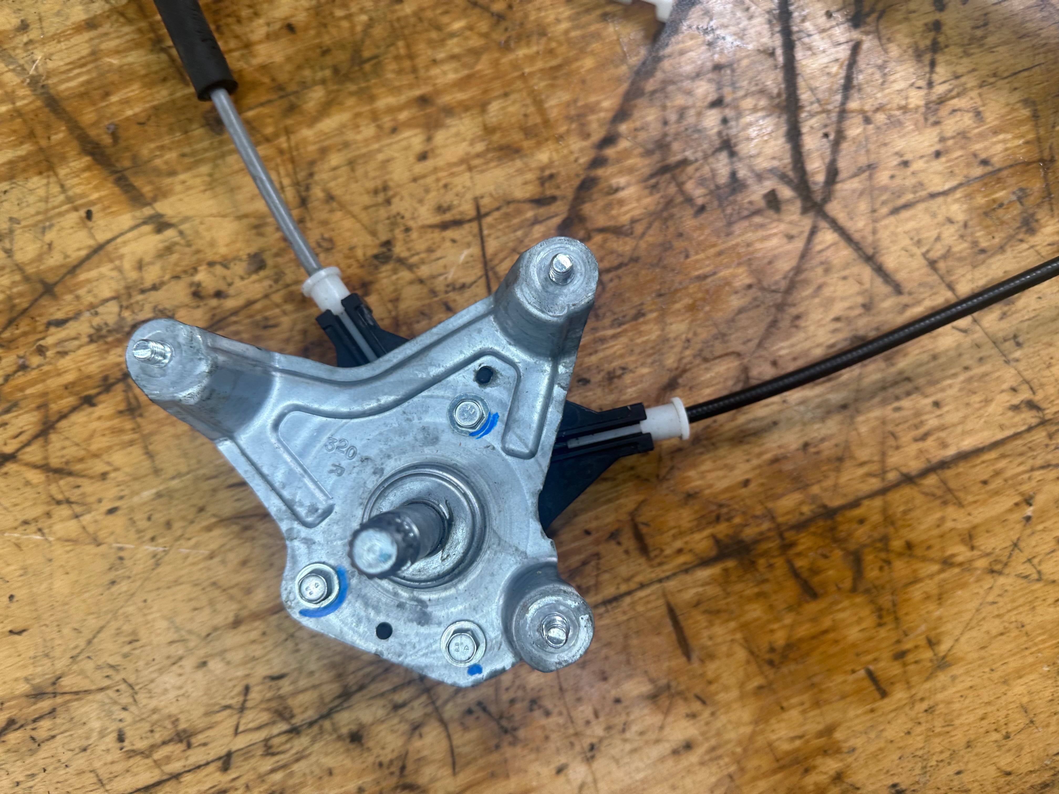 Toyota Yaris 2021 Right Driver’s Front O/S/R Manual Window Regulator