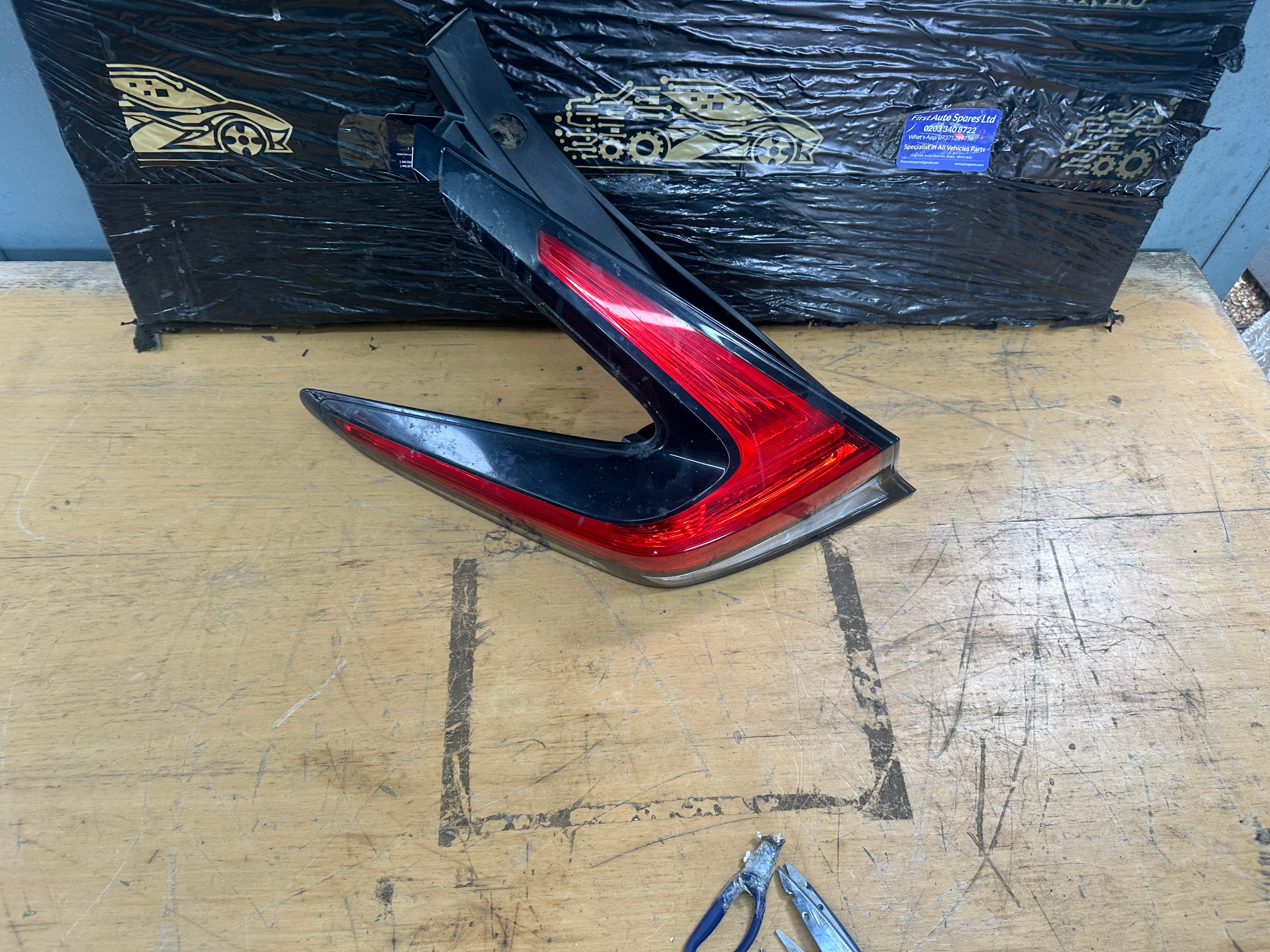 Nissan Leaf ZE1 2017–2024 Passenger Left Rear Tail Light LH (26555-5SH1A)