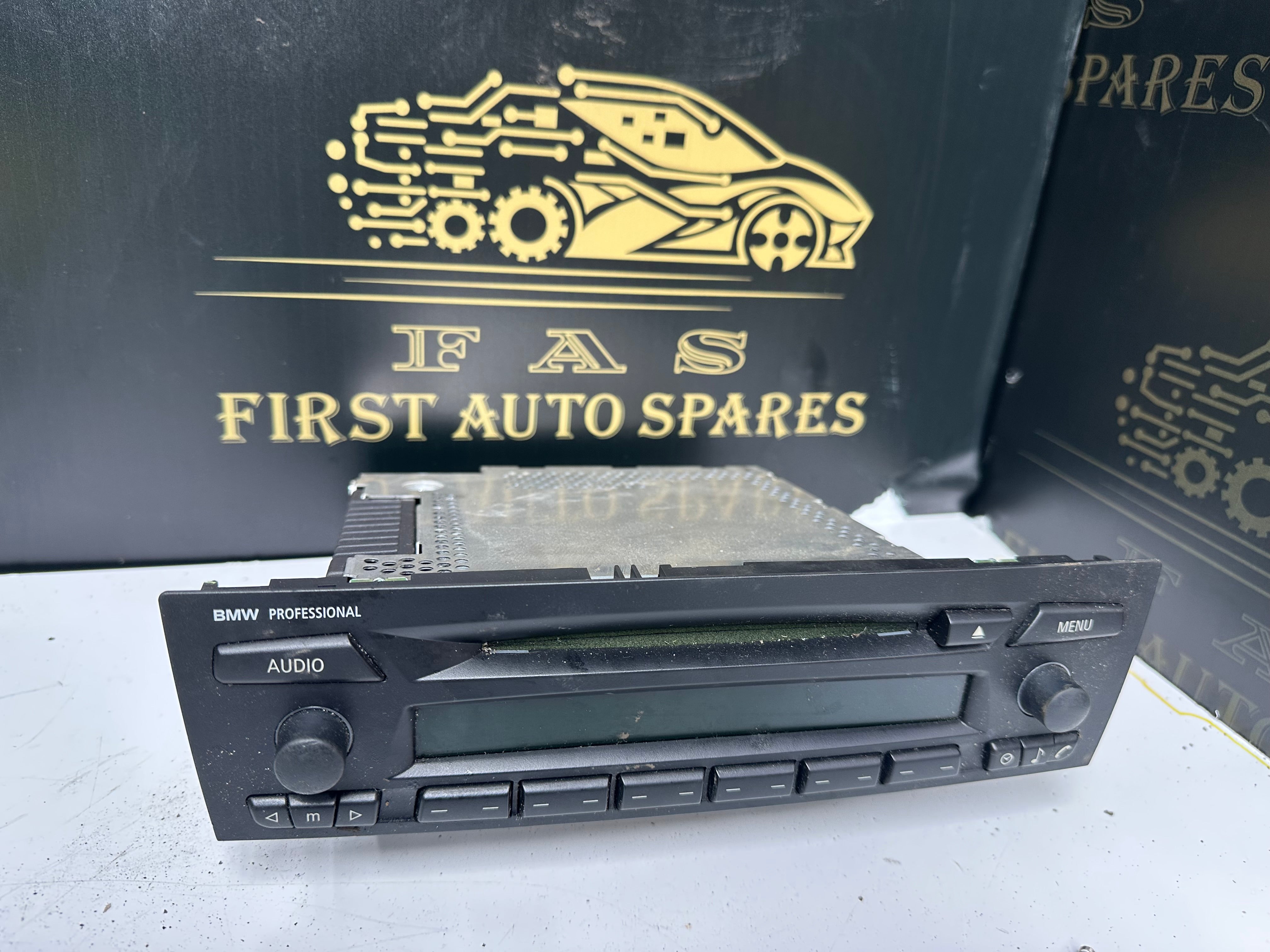 BMW E90 Radio Professional CD73 Player (65126983018)
(65.12-6 983 018)